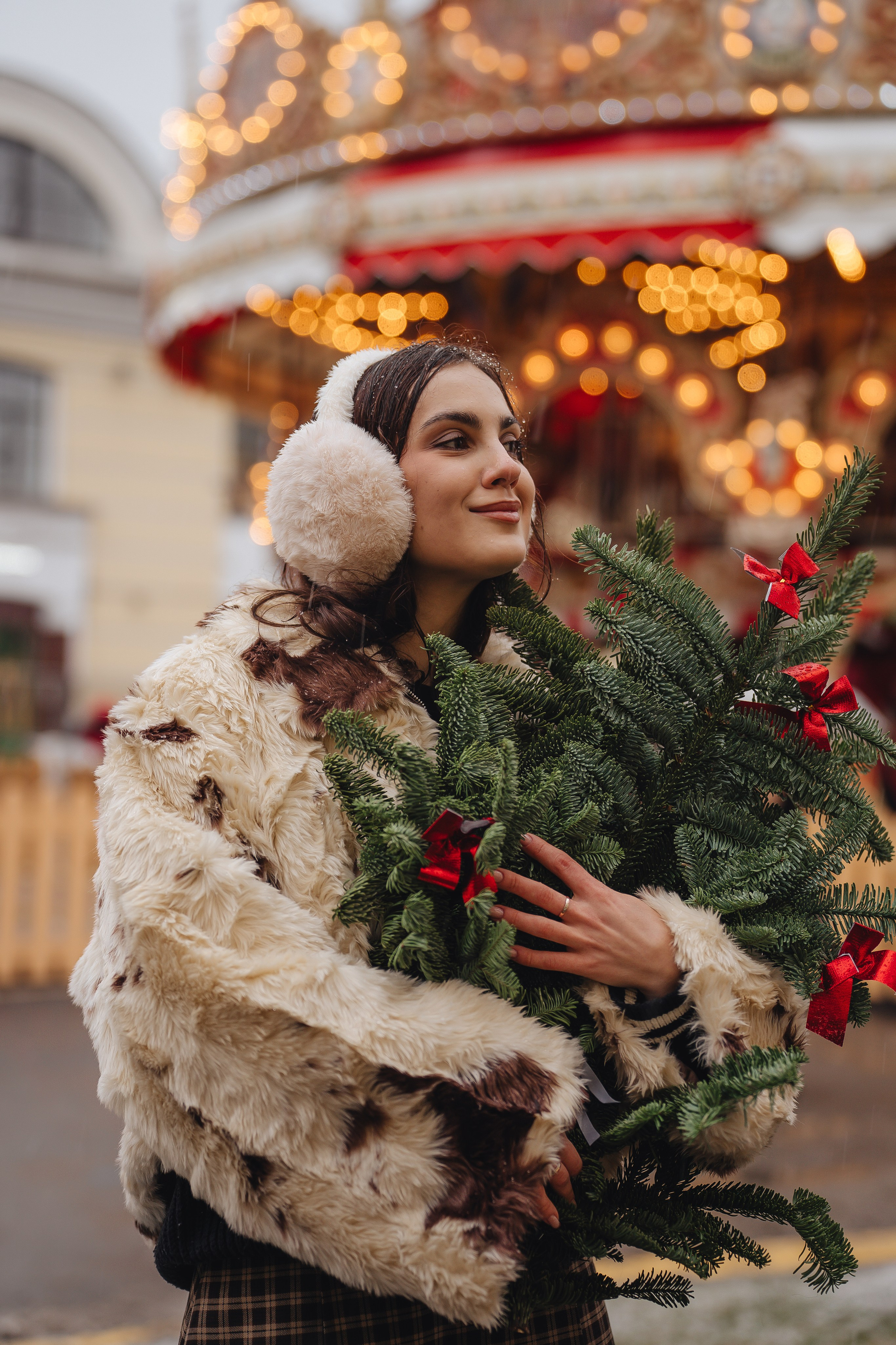 ПРОГУЛКА НА МАНЕЖНОЙ ПЛОЩАДИ ДЛЯ ДЕВУШКИ ПЕРЕД НОВЫМ ГОДОМ (НОВОГОДНЯЯ ФОТОСЕССИИЯ НА МАНЕЖНОЙ ПЛОЩАДИ). Профессиональный фотограф, Санкт-Петербург — Виктория Богомолова