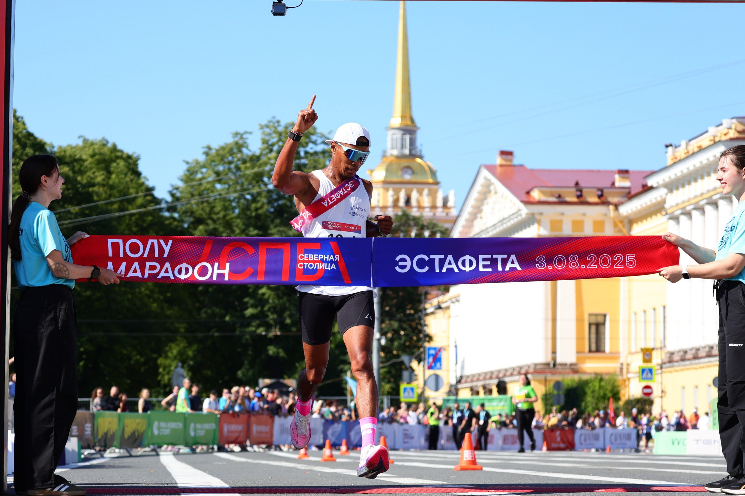 Полумарафон СПБ 2025. Спортивный фотограф в Санкт-Петербурге Илья Vacool