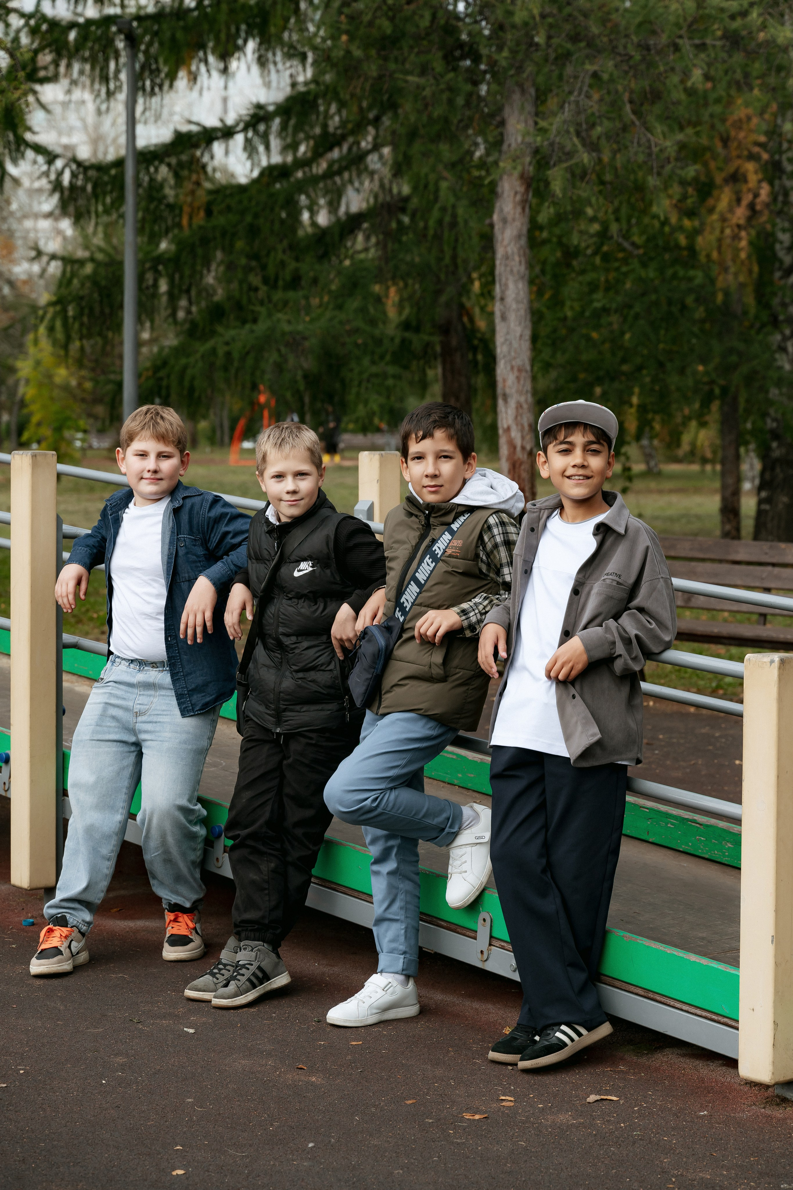 Фотосессия осенью в парке. 4 класс. Фотограф Ким Наталья в Красноярске