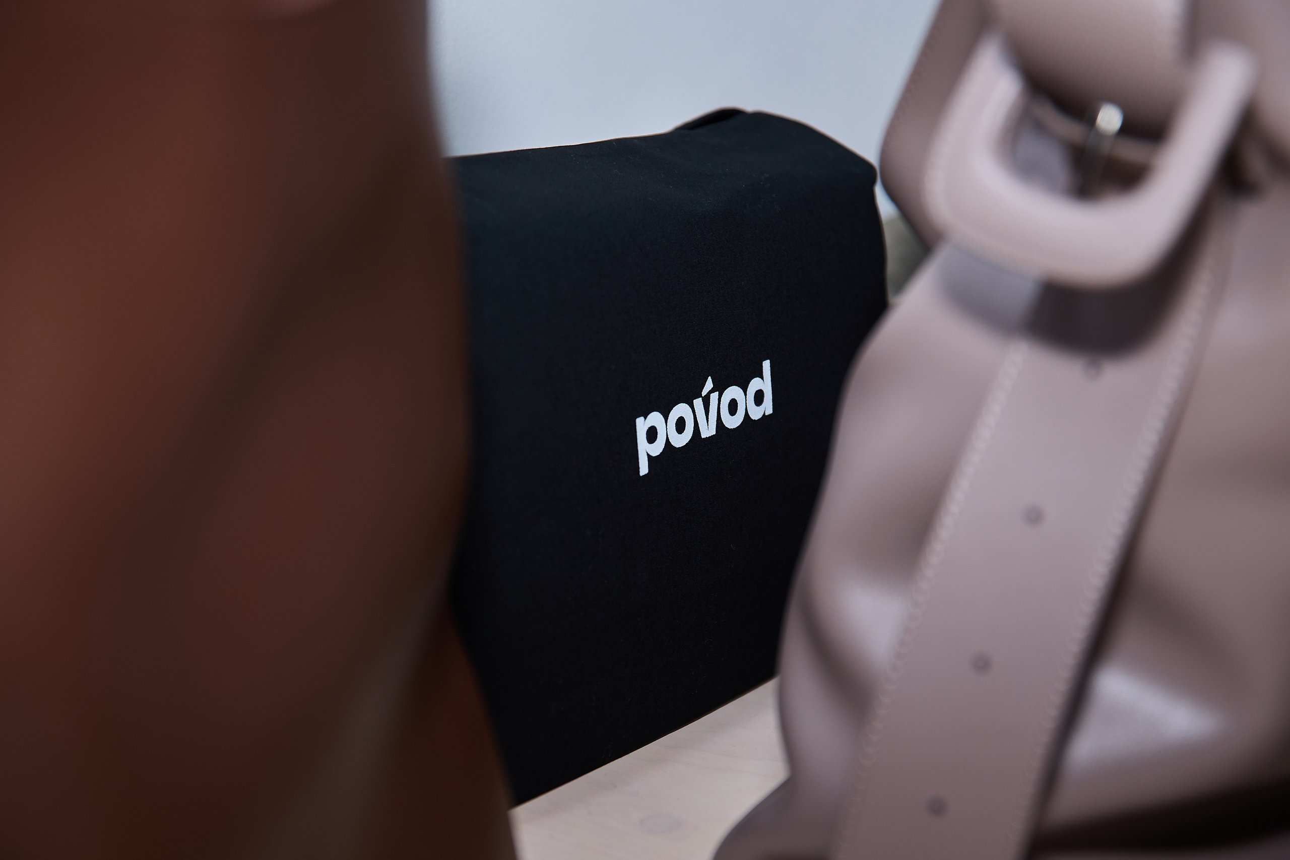 Презентация Povod. Фотограф Вика Винваг. Москва