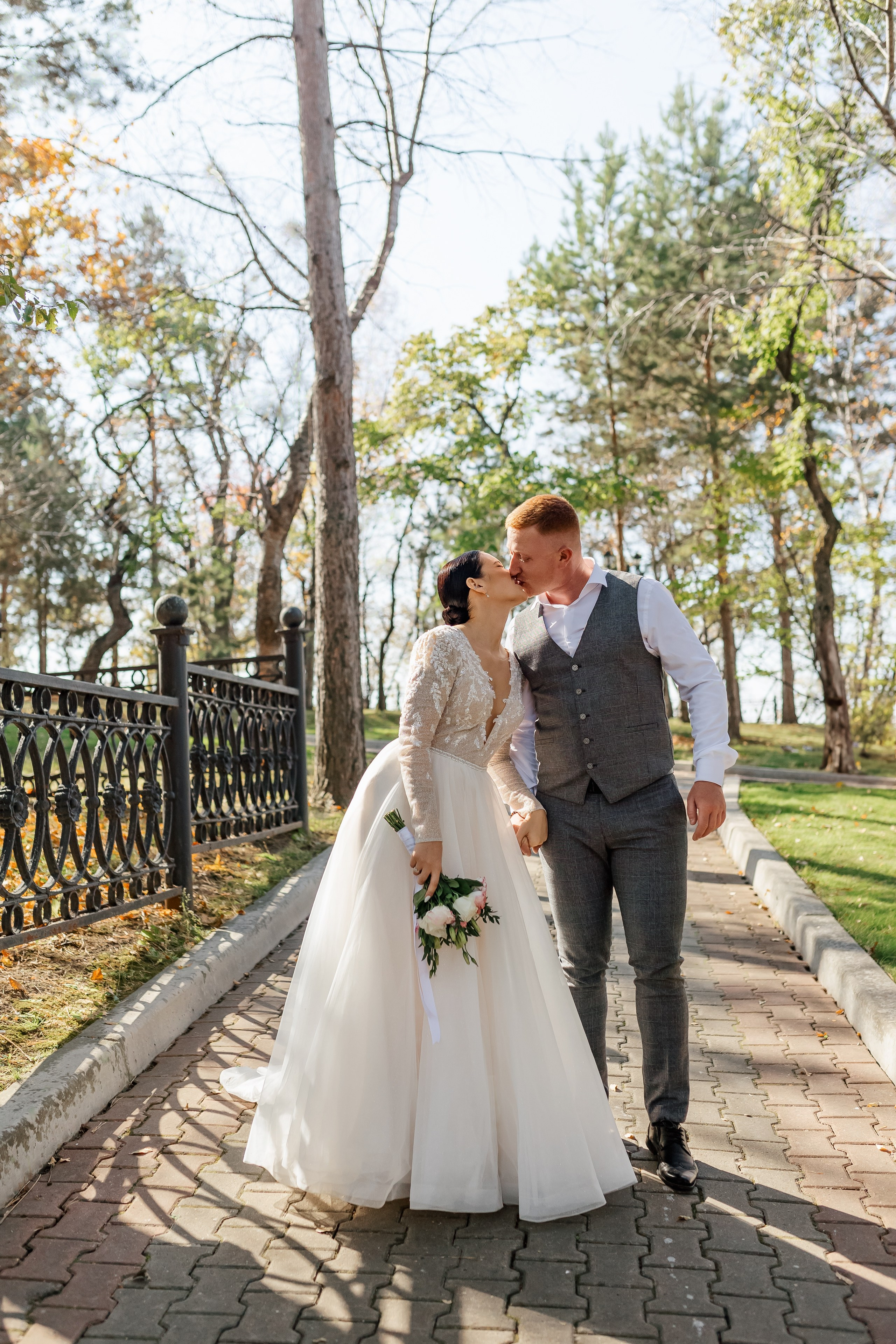 Степан и Алина. Красивая осенняя прогулка. Свадебный фотограф в Хабаровске