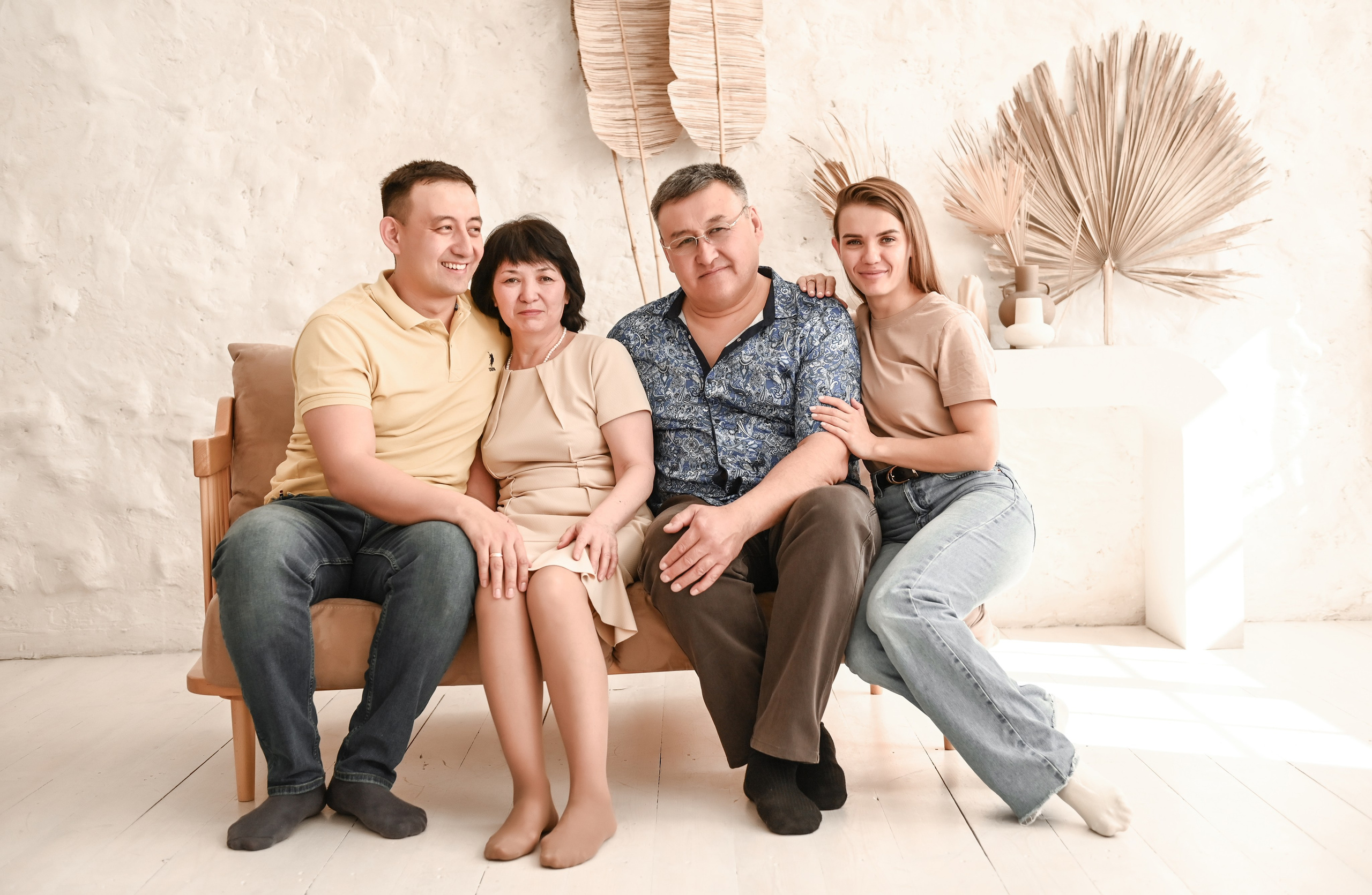 Семейная студийная  фотосессия 2. Свадебный, семейный, детский, контент фотограф в Омске Максим Ильин