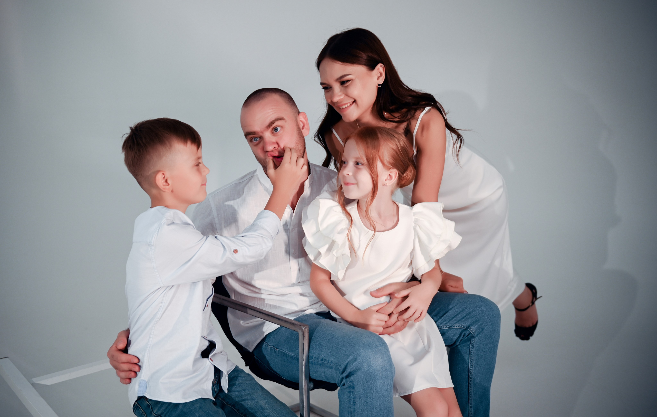 Семейная фотосессия. Свадебный, семейный, детский, контент фотограф в Омске Максим Ильин