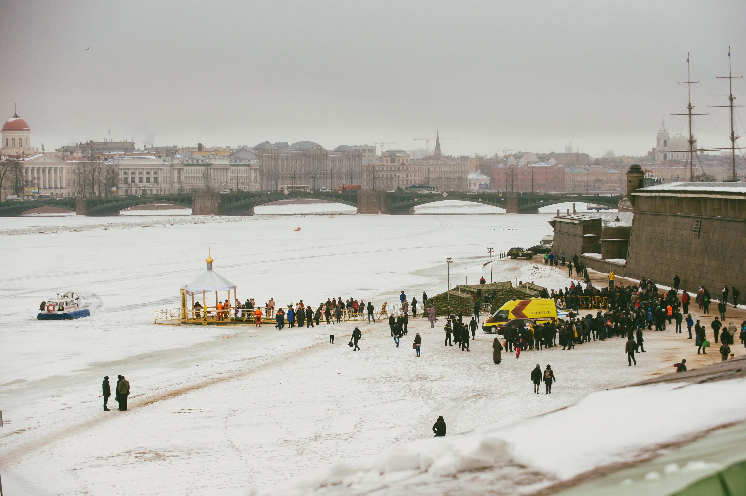 Крещенские купания. Репортажный фотограф в Санкт-Петербурге Алексеева Дарья