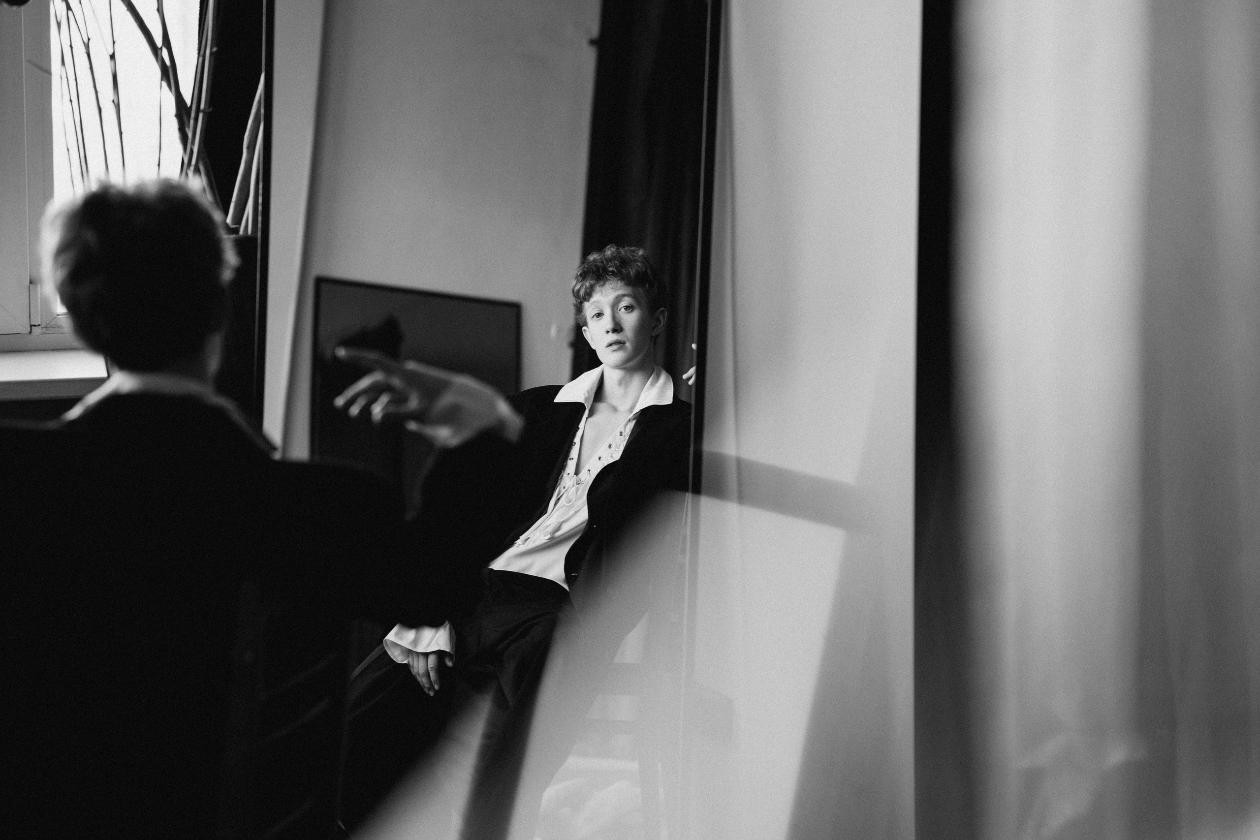 Алексей. I am Diana, a portrait photographer. I take pictures around the world