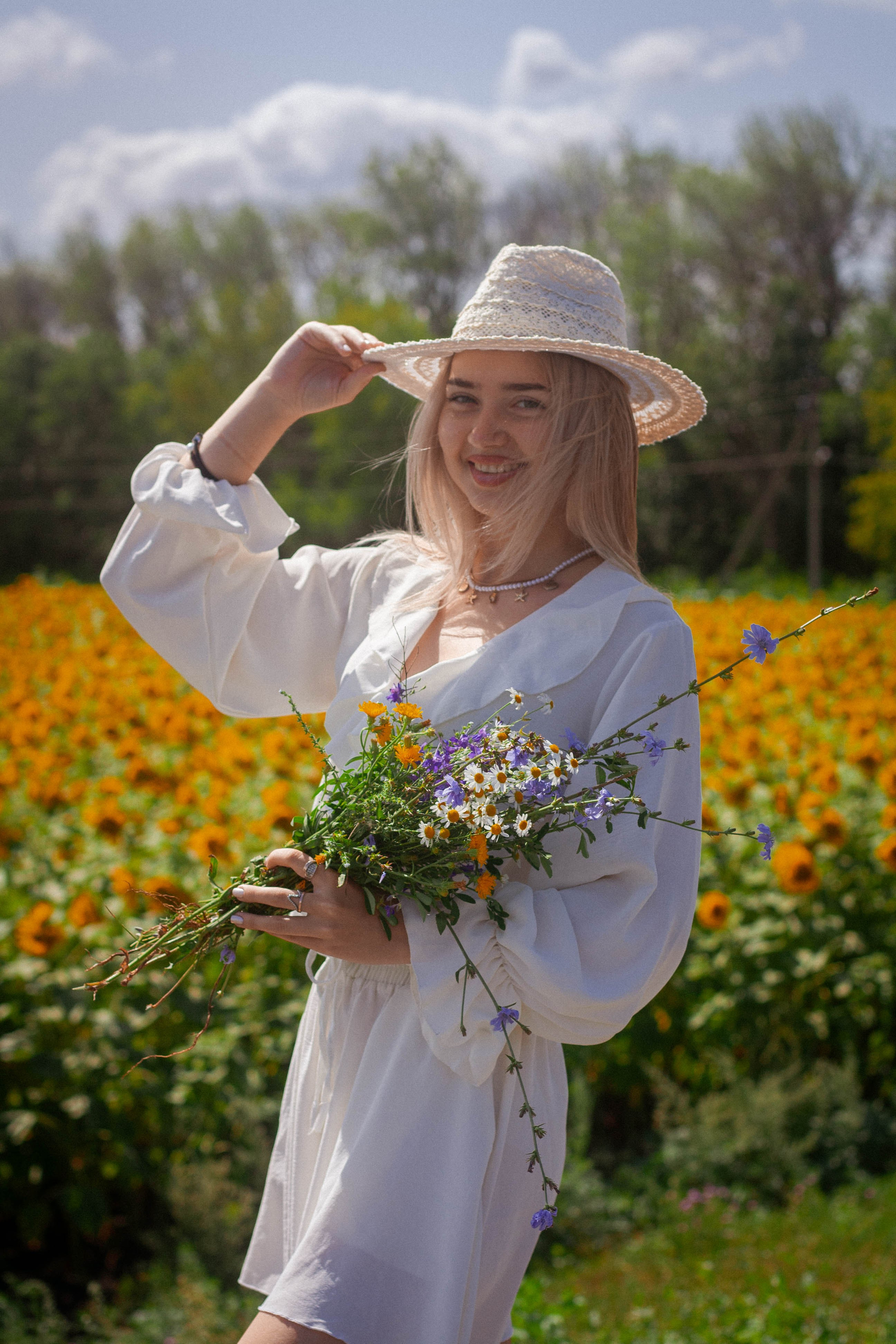 Настроение: уйти в поле с подсолнухами. Портретный фотограф в Саратове