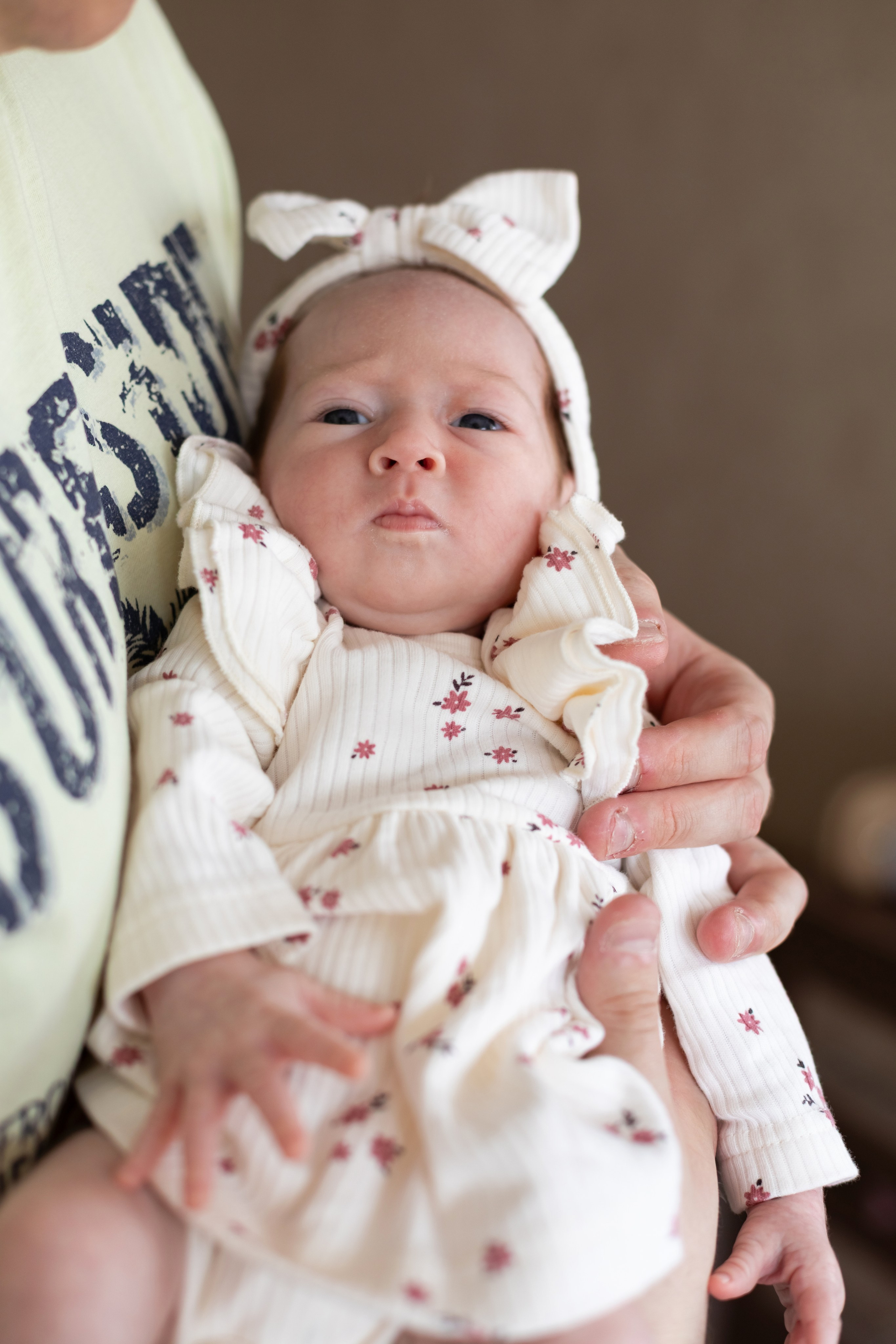 Домашняя съемка новорожденных Москва. Фотосъемка выписки из роддома в Москве, заказать фотографа на выписку ньюборн съемка в роддоме newborn фотограф в Юдино