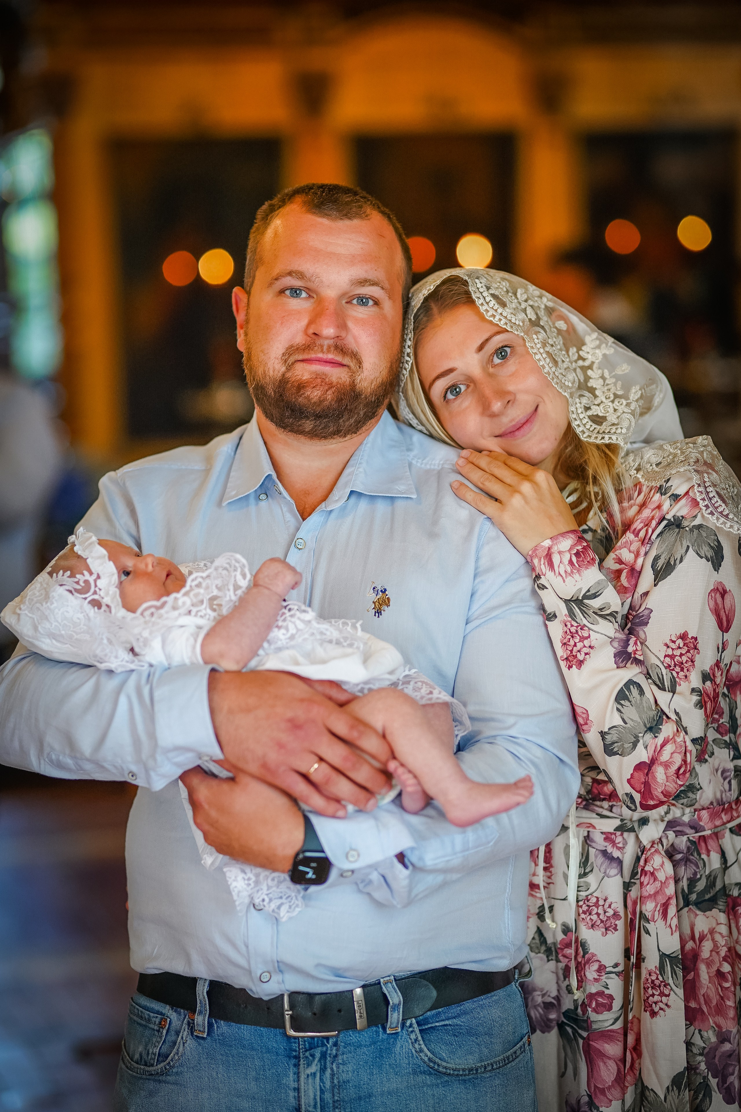Крещение в храме Покрова Богородицы в Перхушково. Семейный фотограф и фотограф на таинства в Москве Юлия Калайджян