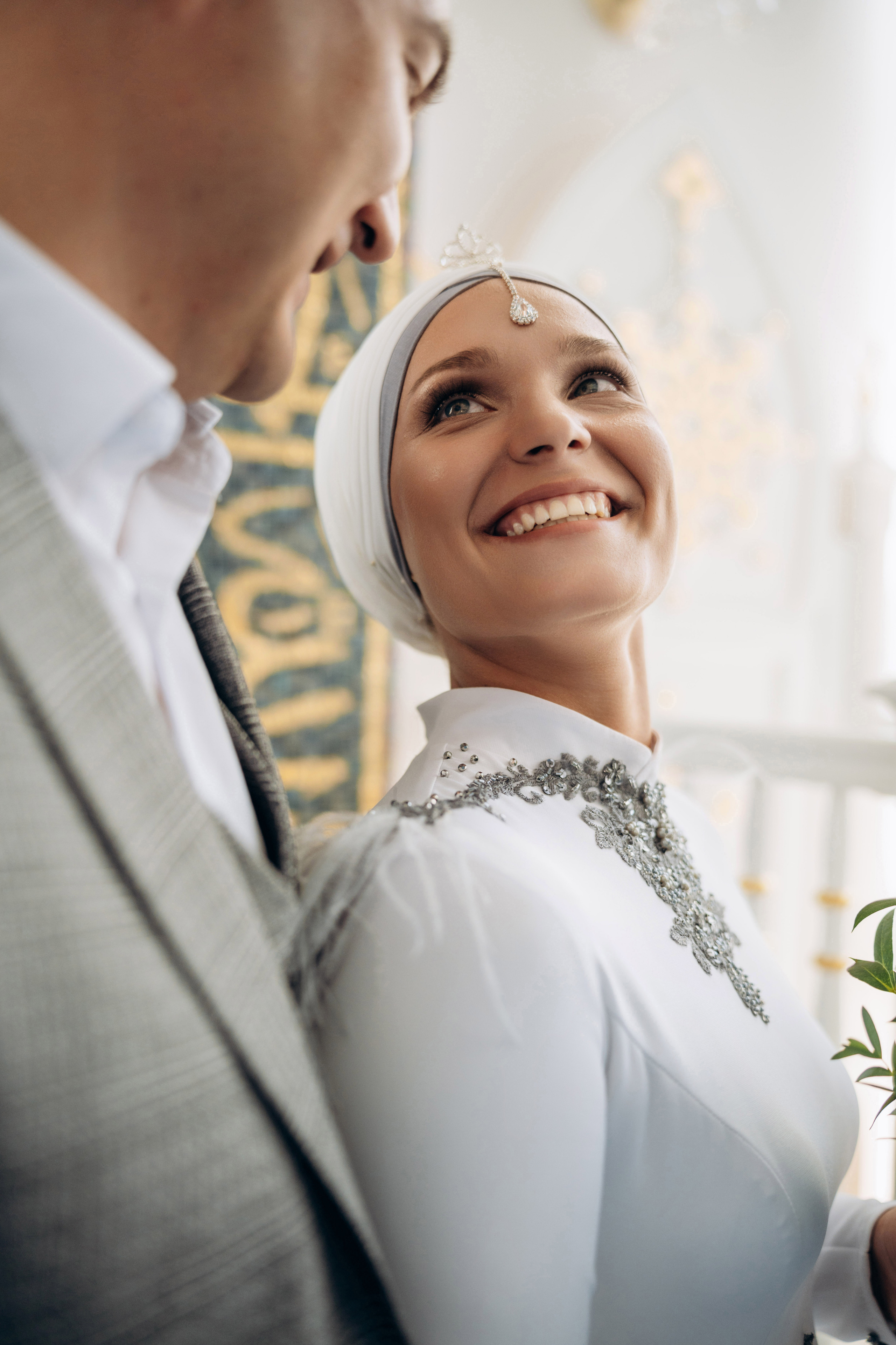 никах в мечети Иман Нуры, фотосессия в мечети Иман Нуры, фотограф на никах в Казани Ranas4you, образ невесты на никах, завязывание платка Казань, платье на никах Казань
