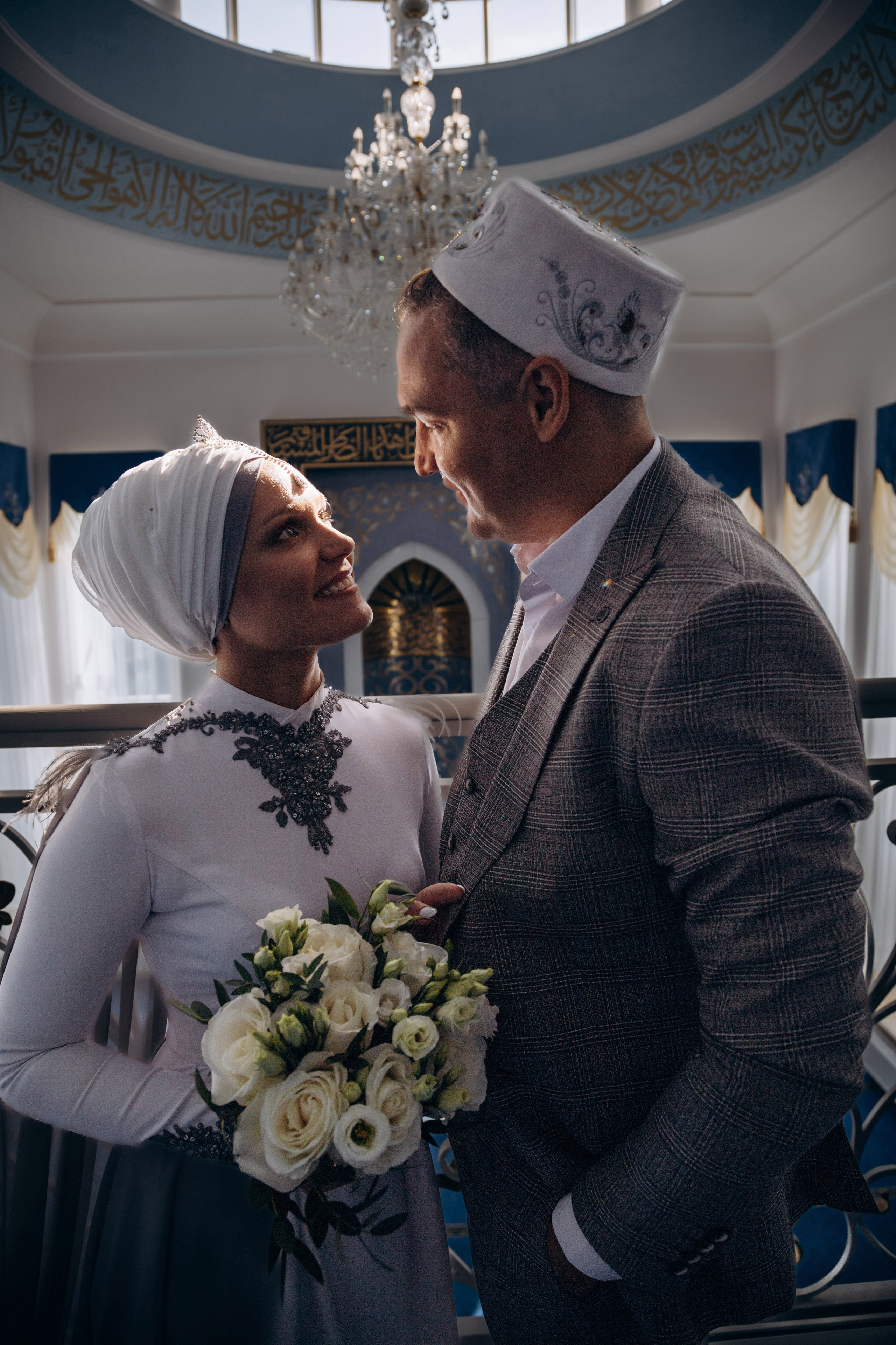 никах в мечети Иман Нуры, фотосессия в мечети Иман Нуры, фотограф на никах в Казани Ranas4you, образ невесты на никах, завязывание платка Казань, платье на никах Казань