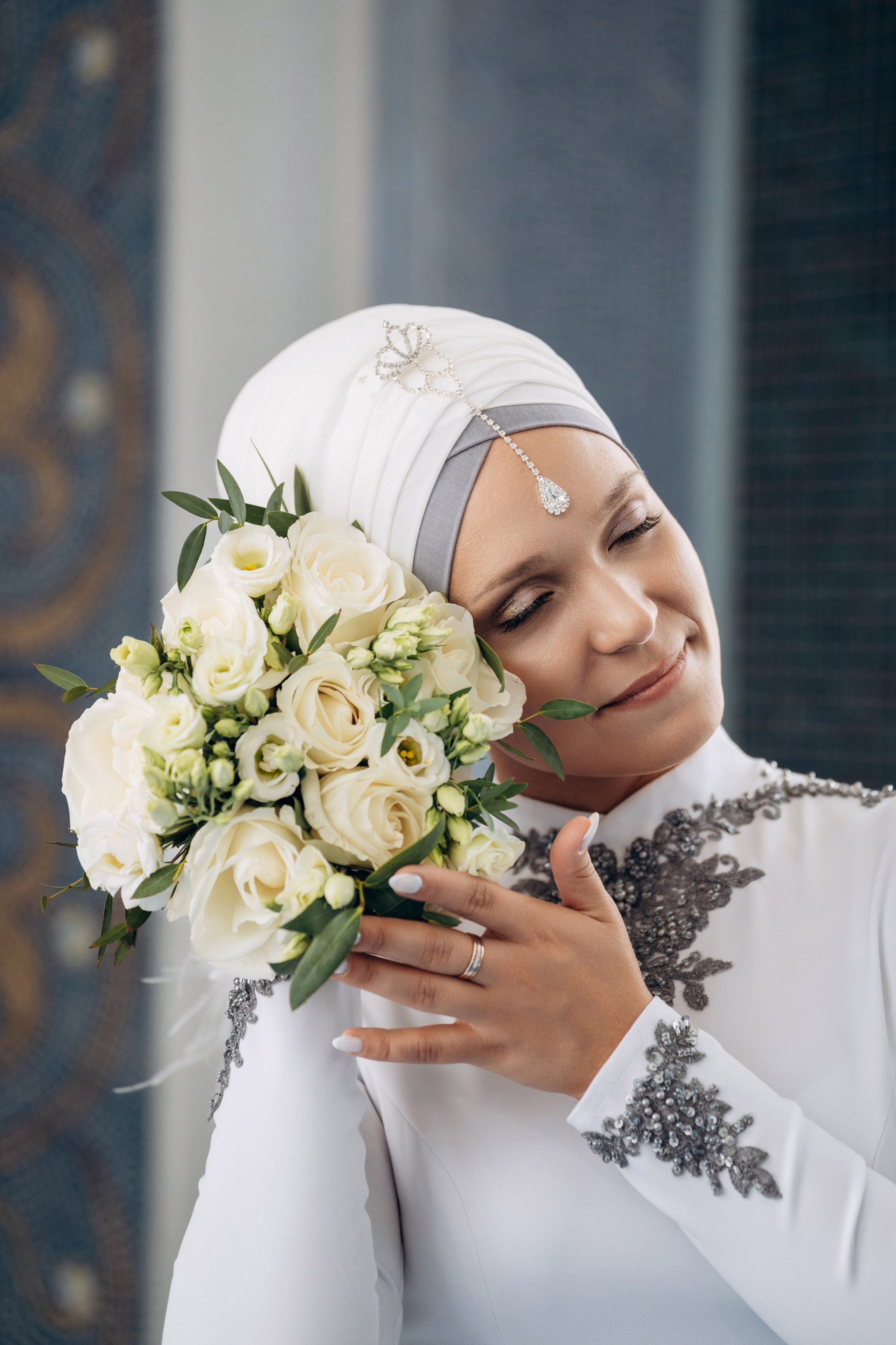 никах в мечети Иман Нуры, фотосессия в мечети Иман Нуры, фотограф на никах в Казани Ranas4you, образ невесты на никах, завязывание платка Казань, платье на никах Казань