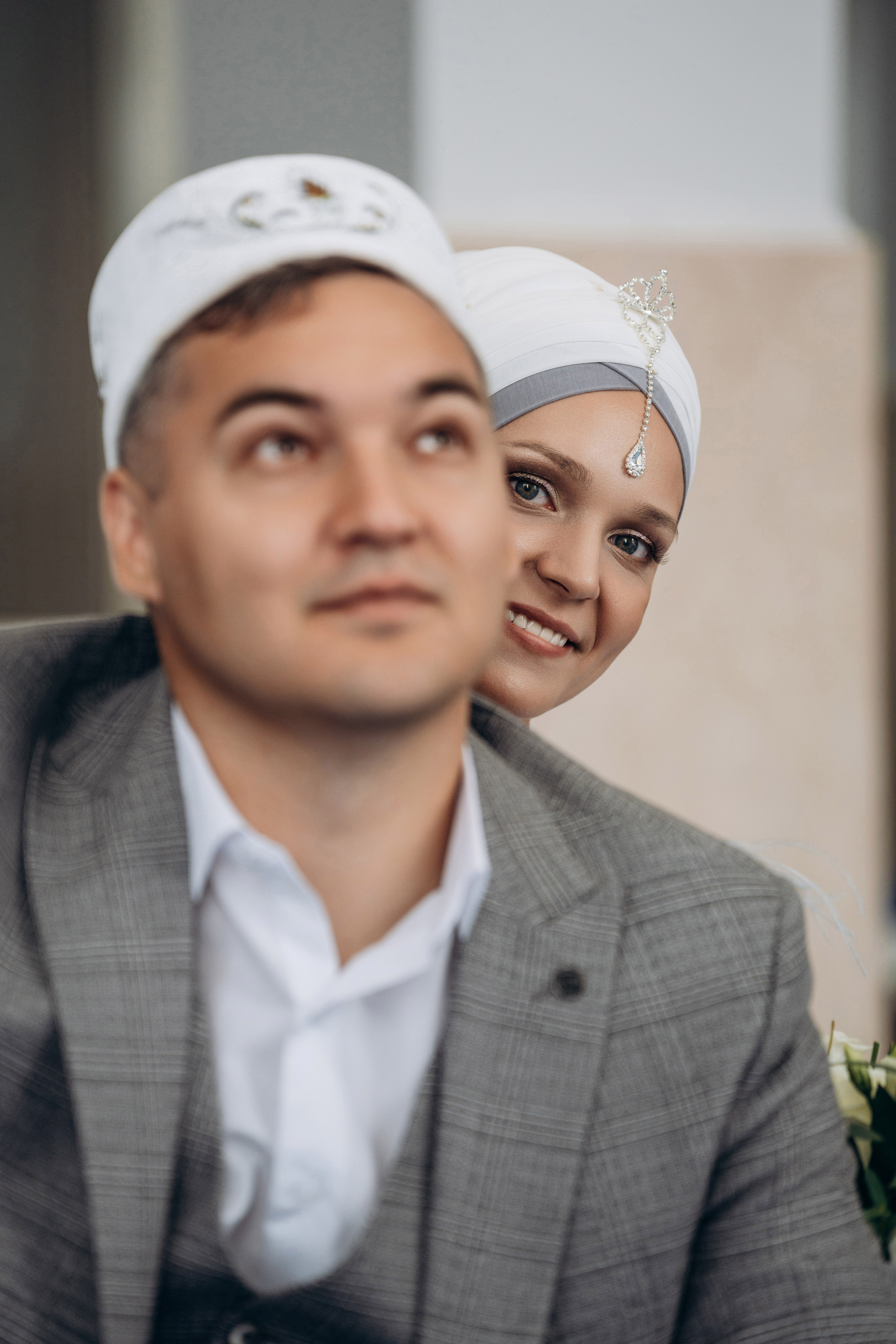 никах в мечети Иман Нуры, фотосессия в мечети Иман Нуры, фотограф на никах в Казани Ranas4you, образ невесты на никах, завязывание платка Казань, платье на никах Казань