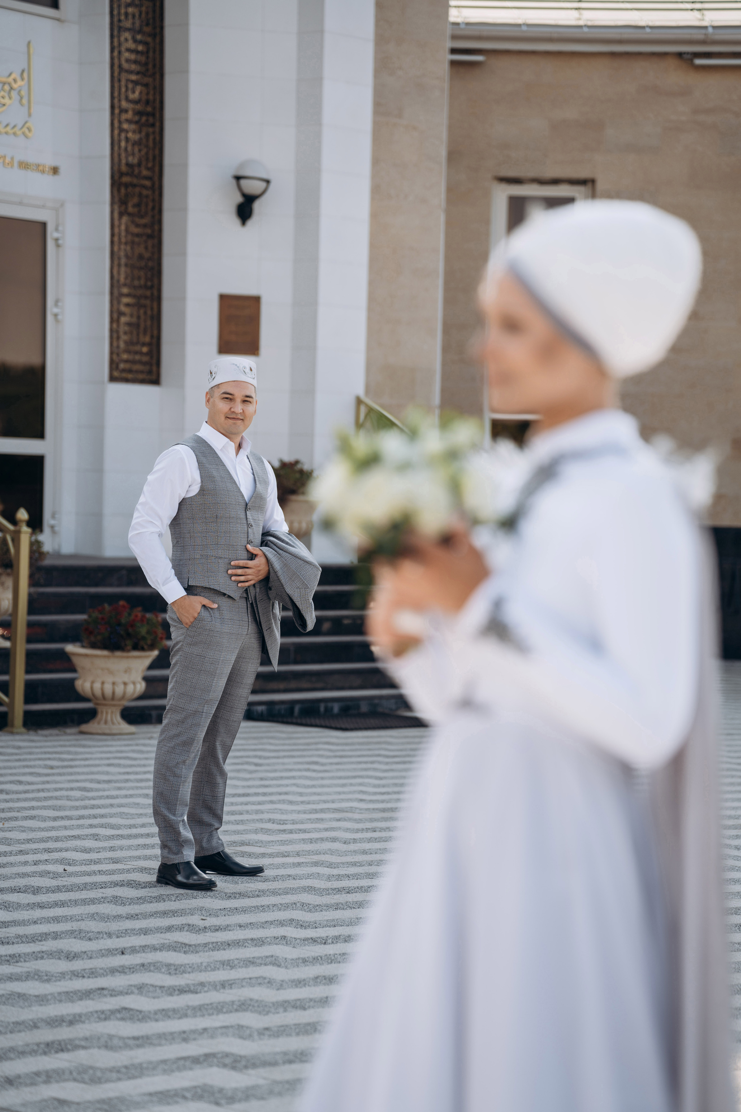 никах в мечети Иман Нуры, фотосессия в мечети Иман Нуры, фотограф на никах в Казани Ranas4you, образ невесты на никах, завязывание платка Казань, платье на никах Казань