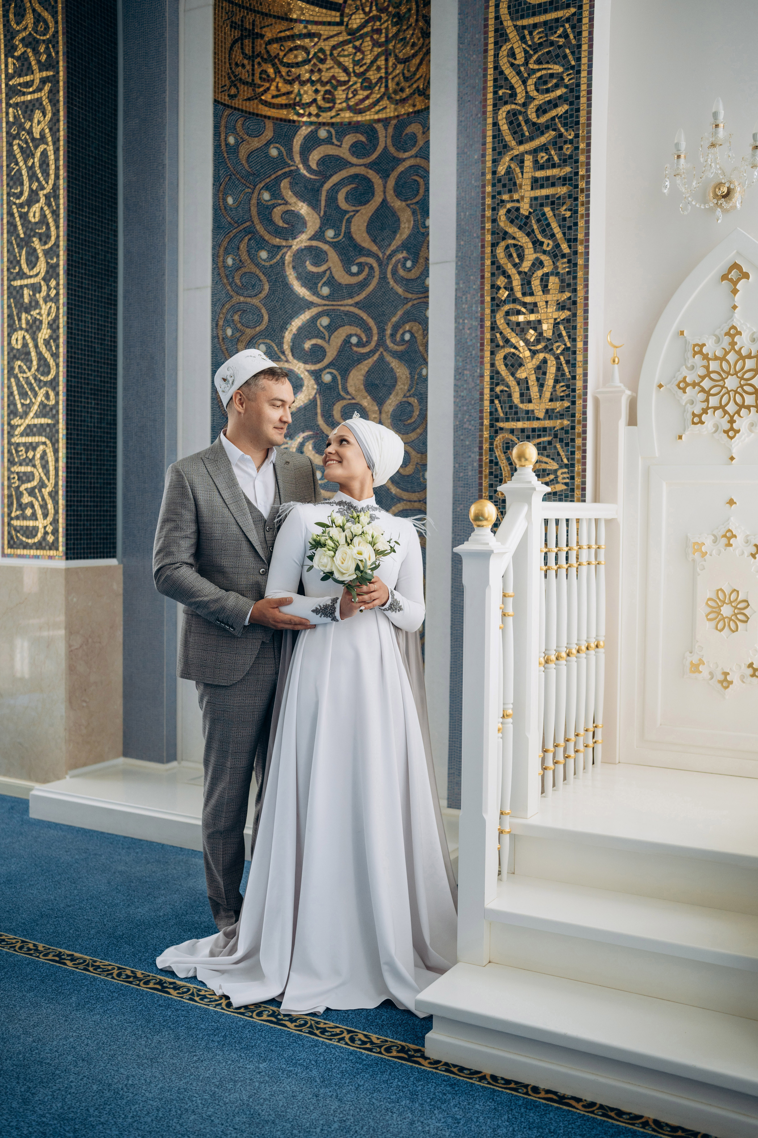 никах в мечети Иман Нуры, фотосессия в мечети Иман Нуры, фотограф на никах в Казани Ranas4you, образ невесты на никах, завязывание платка Казань, платье на никах Казань