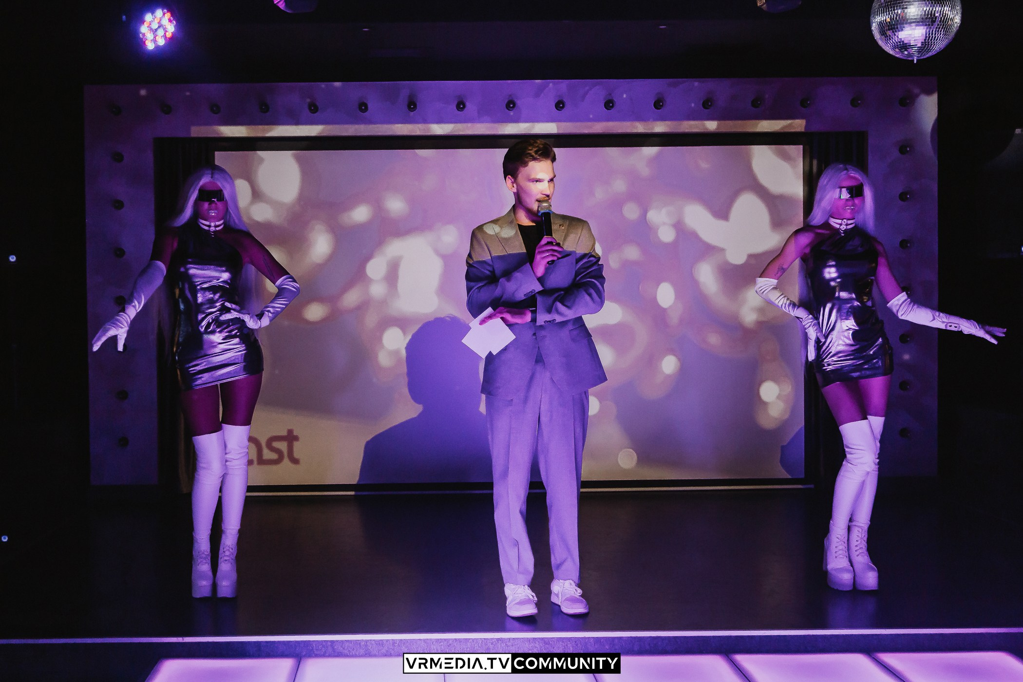 Открытие нового сезона в караоке-баре «Volna»