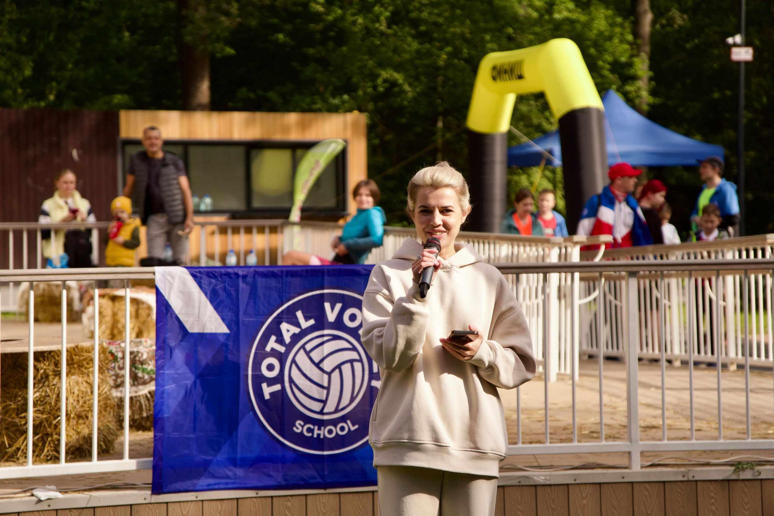 Забег в парке «Дубки». Кафе «БЕЛКА НАШЕПТАЛА». Ну оооочень концептуальное кафе