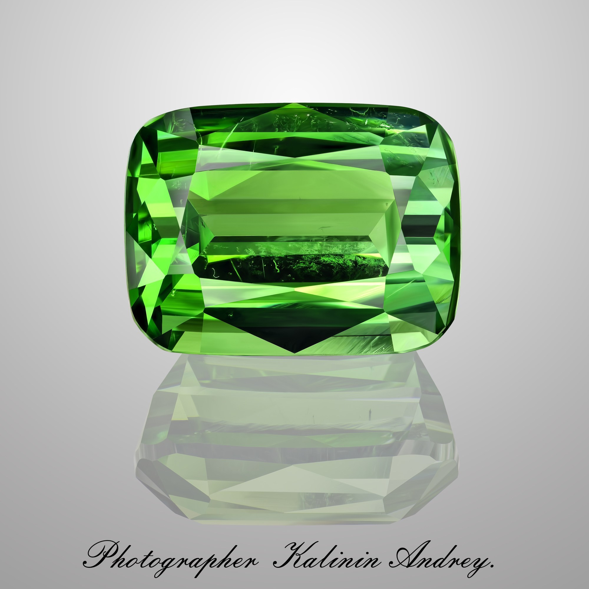 Фотографии в большом разрешении драгоценных камней на продажу купить тел +79 660 031 307. Высококачественная профессиональная рекламная фотосъёмка ювелирных украшений, драгоценных камней в Москве. Обучение, консультация