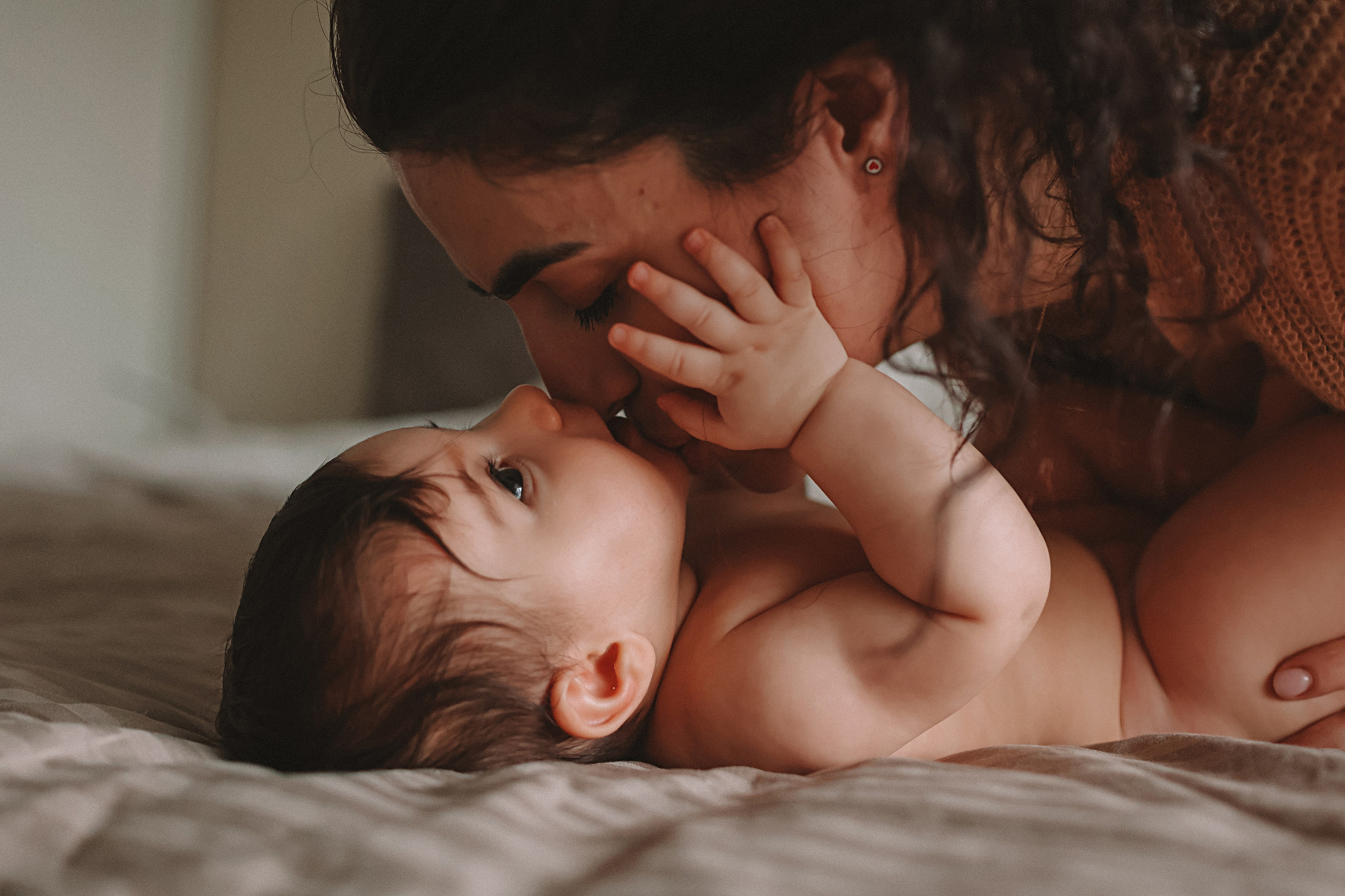 С малышкой. Семейный фотограф Тюмень, фотограф на роды Салмина Мария