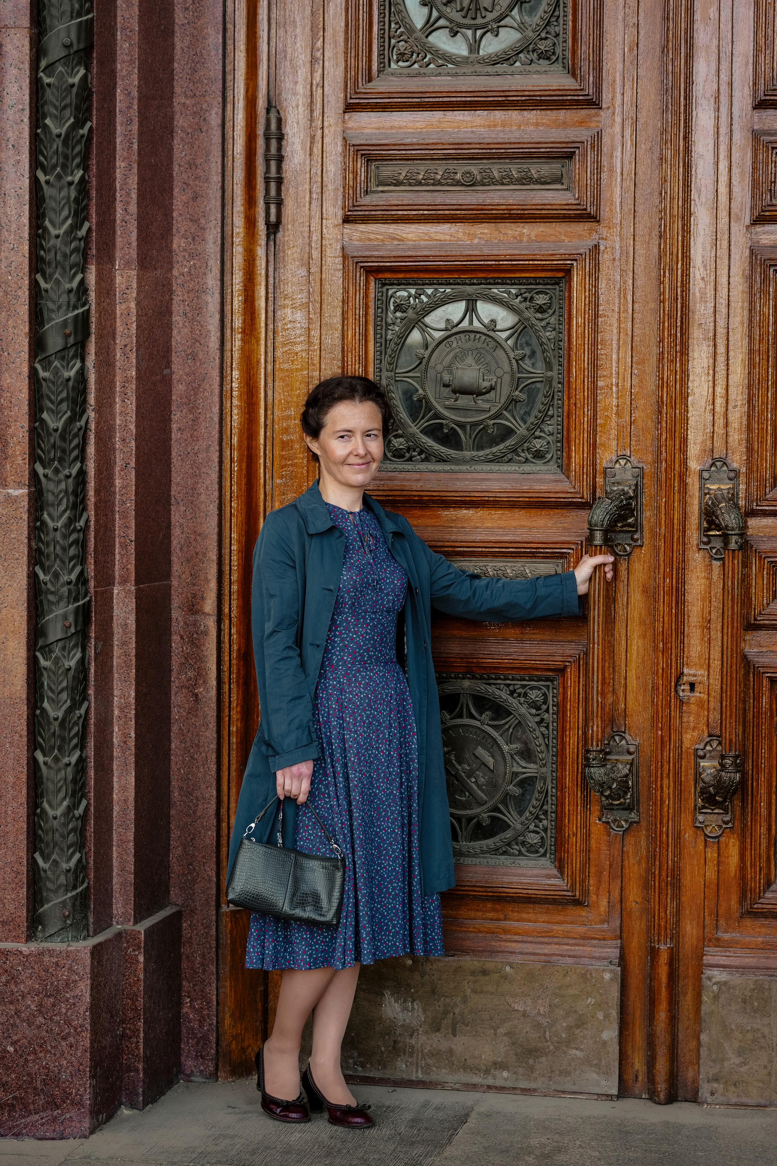 Ретро прогулка на Воробьевых горах. Фотограф Москва: тематическая фотосессия с подбором образа