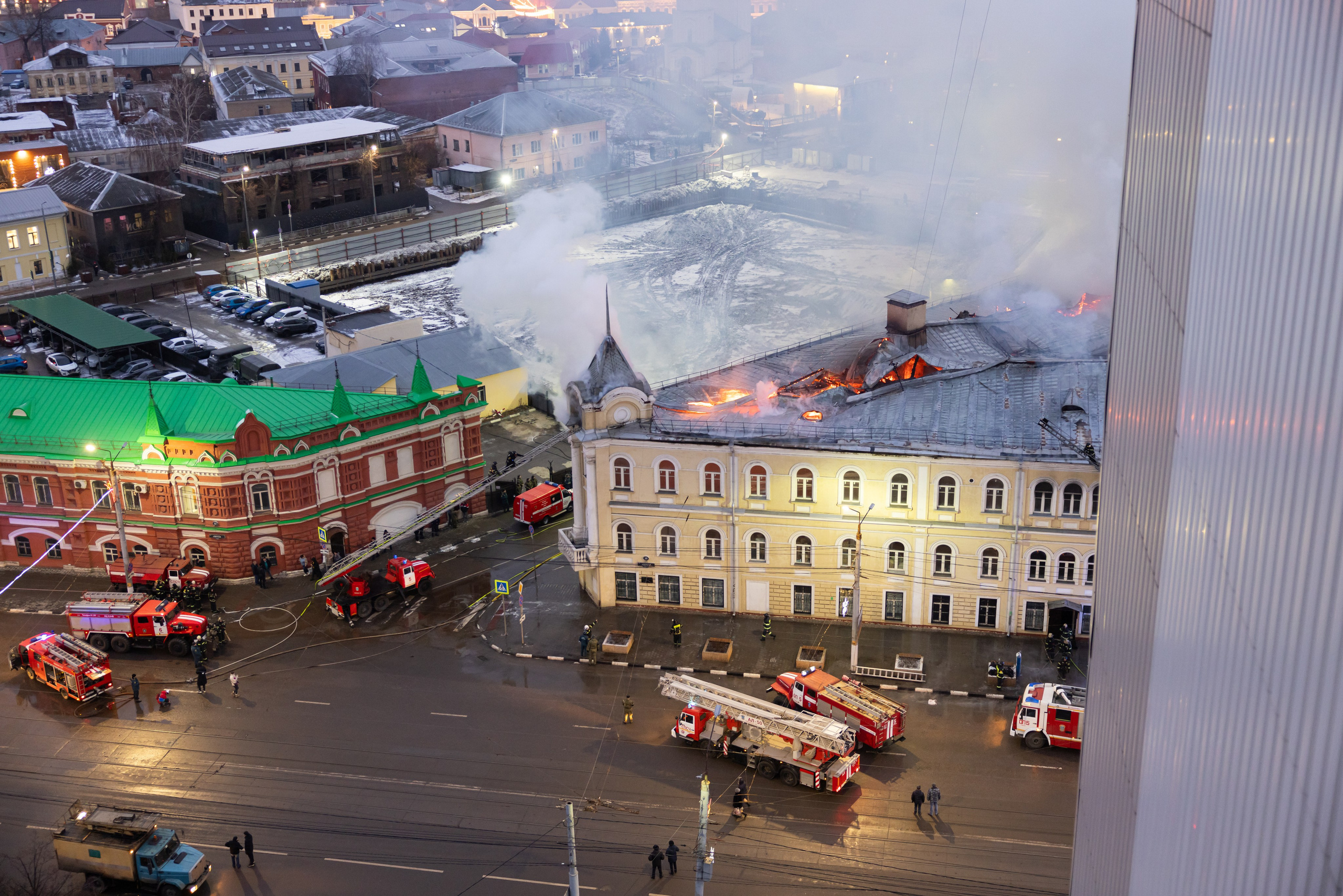 Пожар на ул. Советская 15 (13 января 2025). Репортажный фотограф Алексей Пирязев