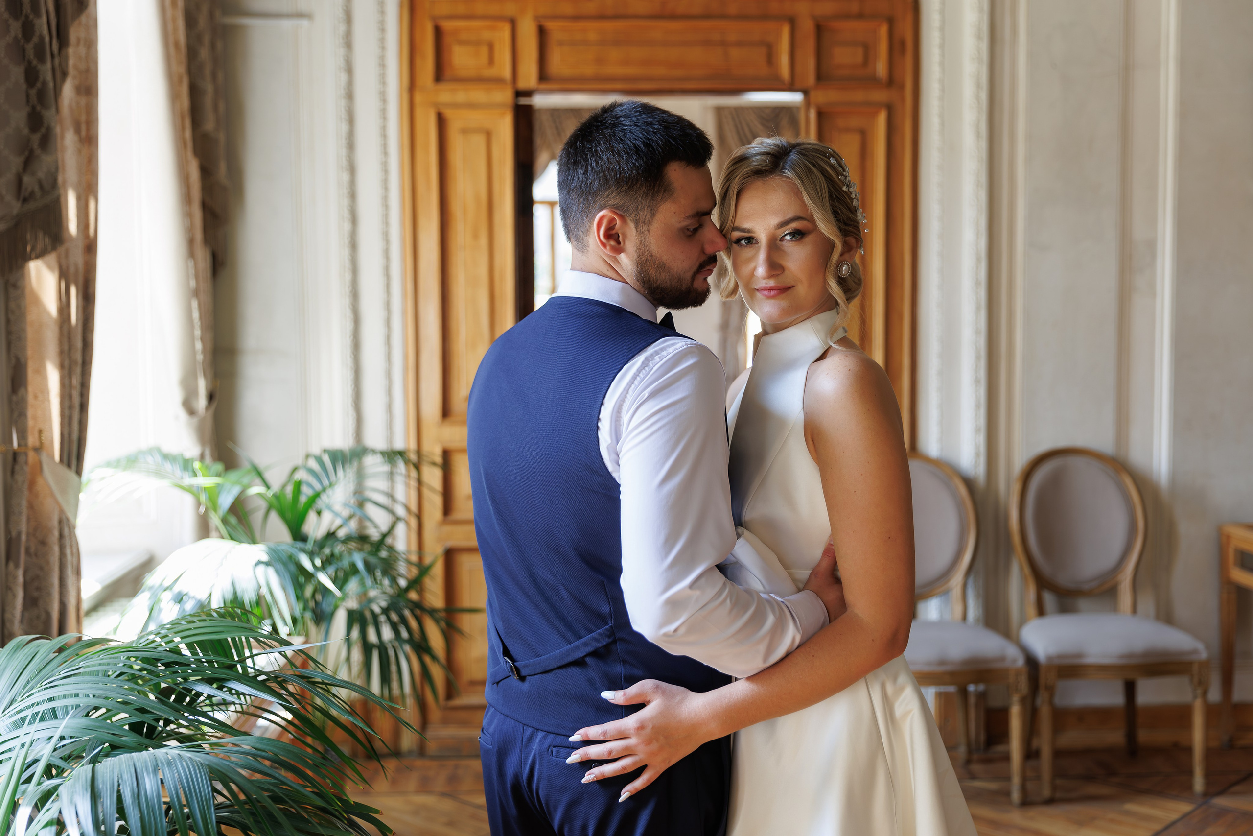 Свадебная фотосессия в библиотеке-читальне им А. С. Пушкина. Свадебный фотограф Москва и МО Сергей Киржаев