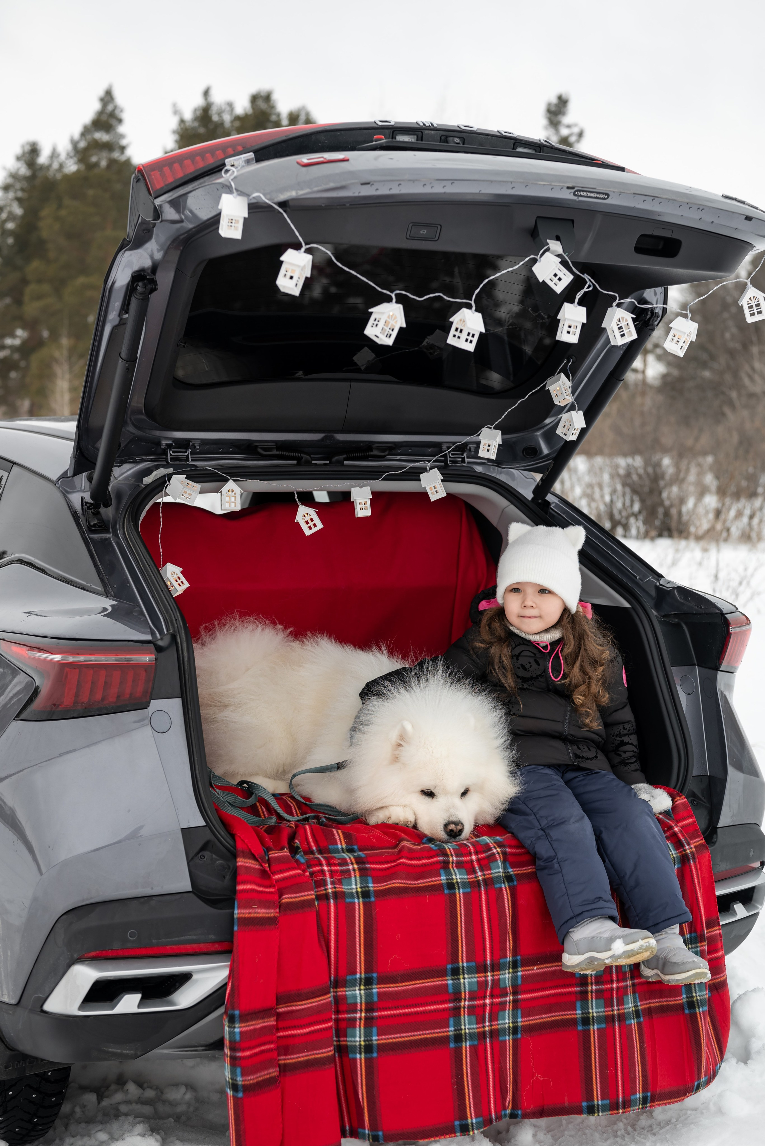 Фотопроект с Платоном и машиной на улице. Фотограф в городе Салават