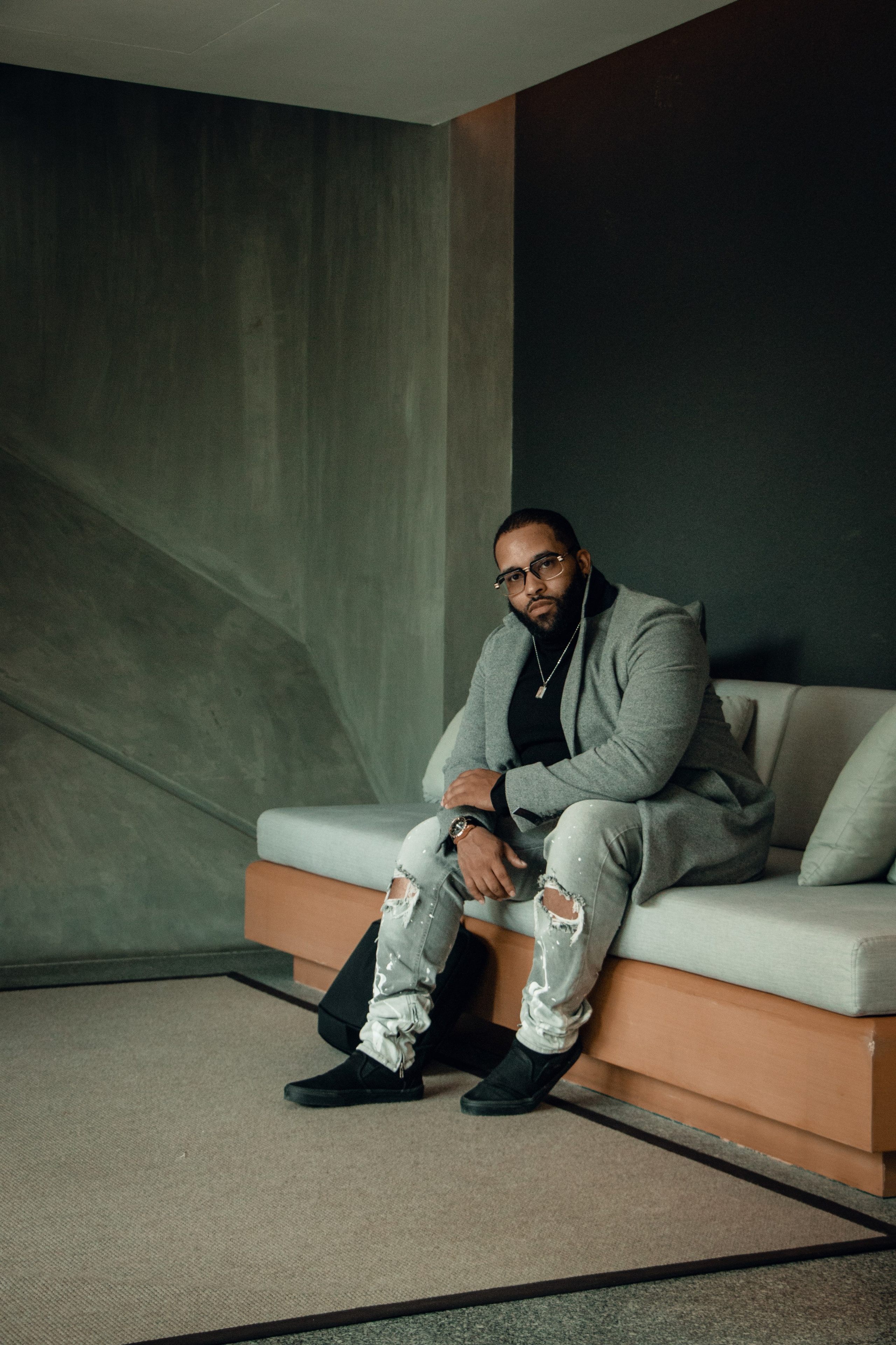 Remi Feliz. Portrait photographer in Thailand