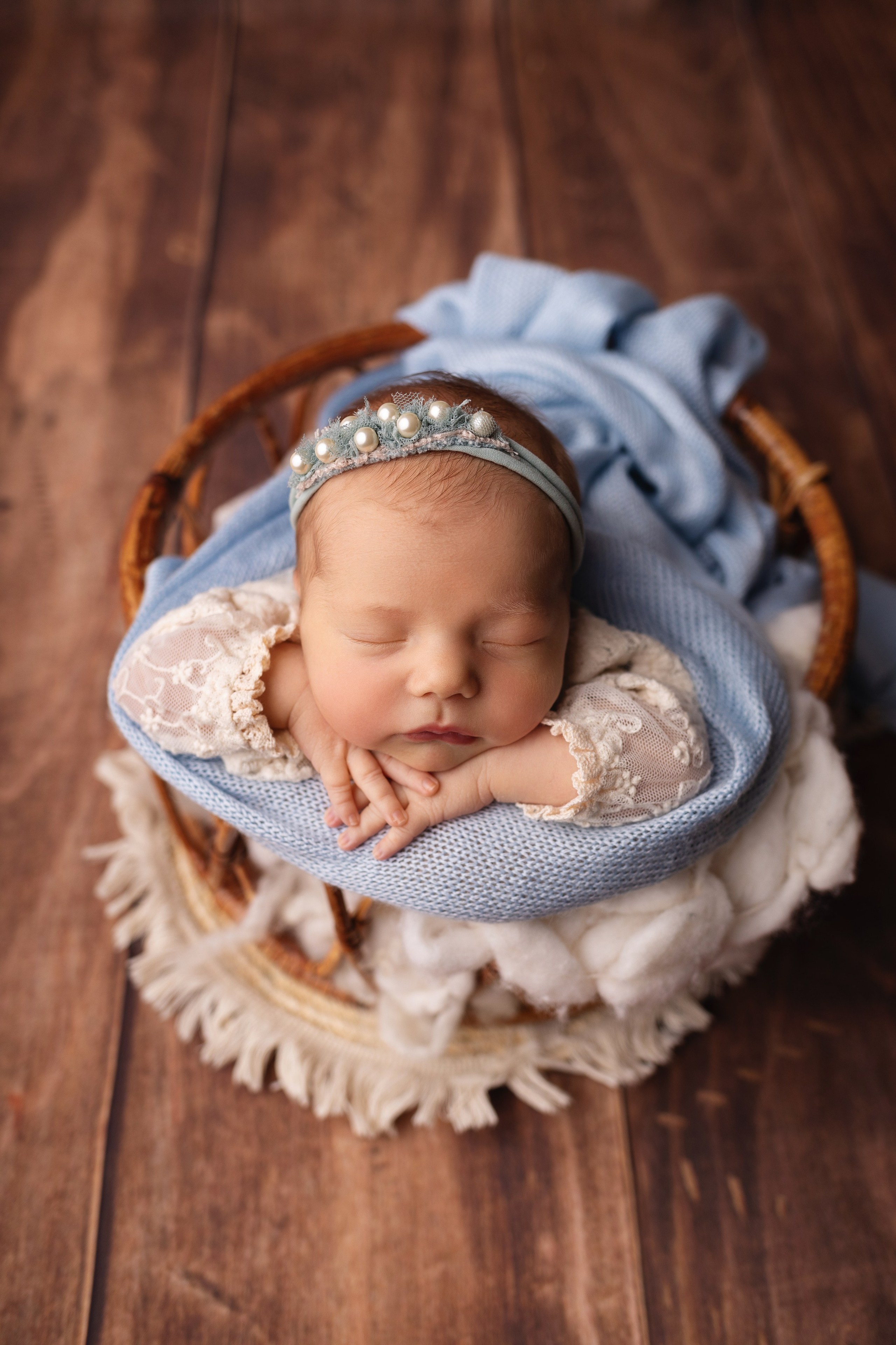 Классическая фотосессия малыша. Фотограф новорожденных малышей в Омске и Омской области Эльвира Камаева