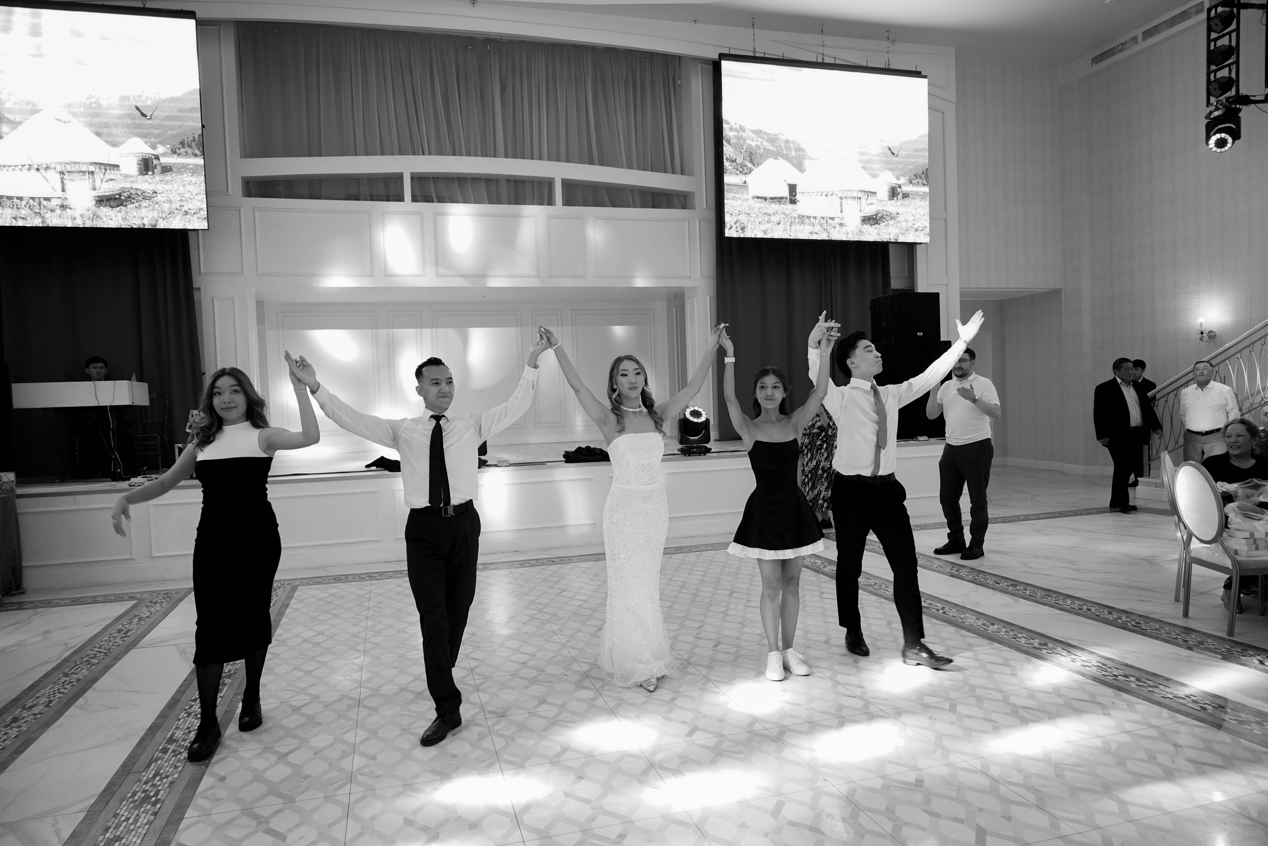 Dana uzatu. Фотограф Ернар Ержанов