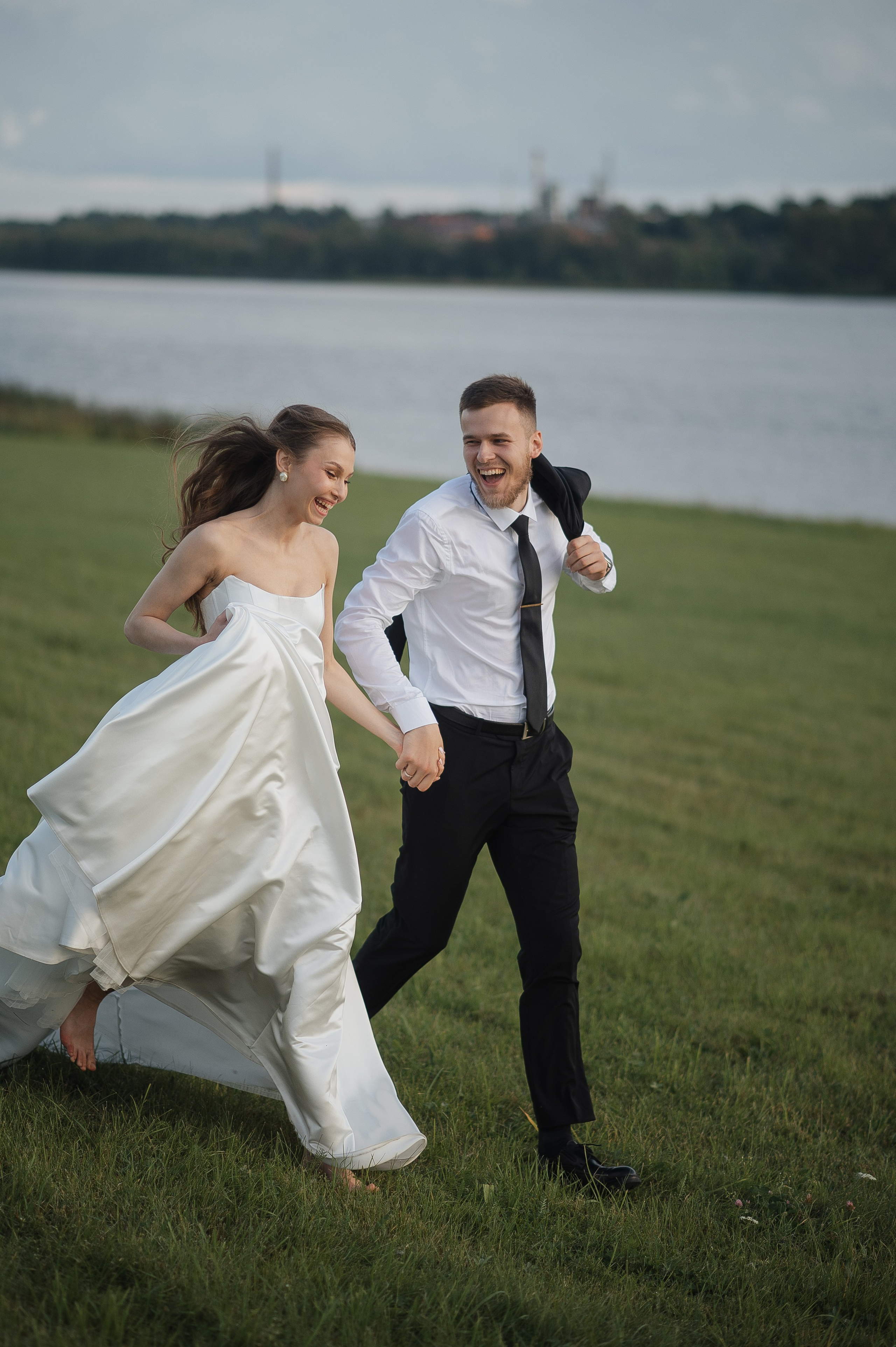 Свадьба на берегу Волги. Свадебный фотограф в Ярославле Денис Медоваров