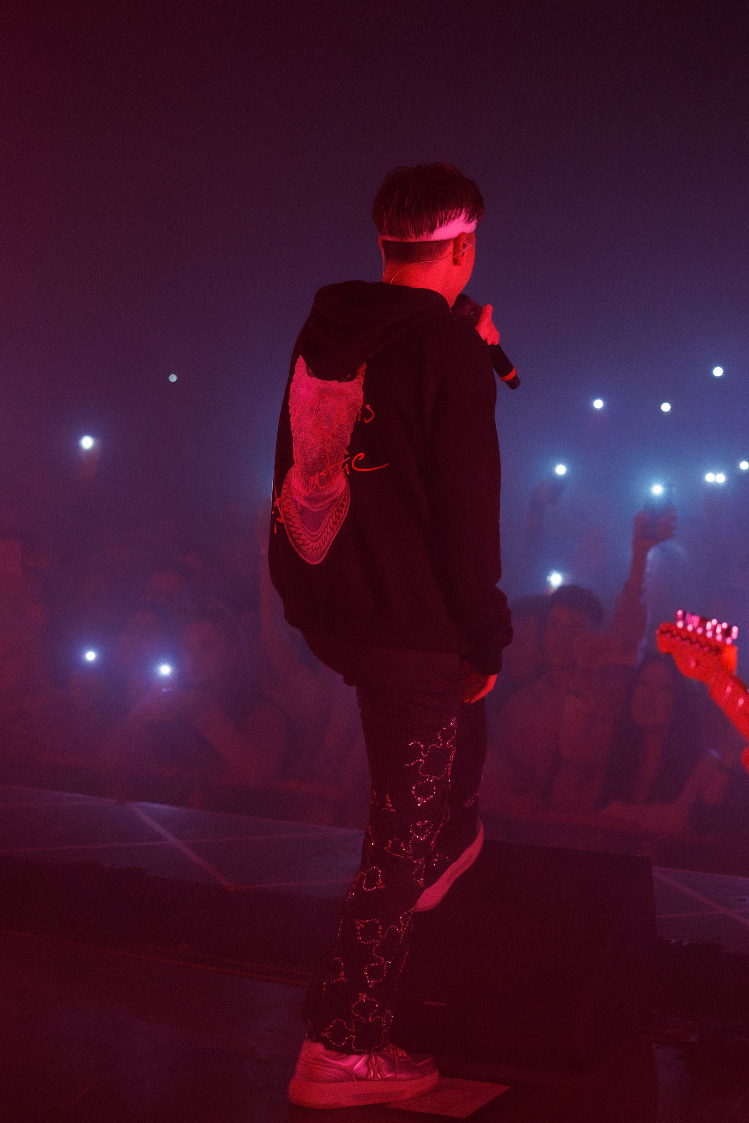 Фотоотчёт и репортаж с концерта группы GAYAZOV$ BROTHER$. Красильников Евгений — профессиональный фотограф в Ростове-на-Дону