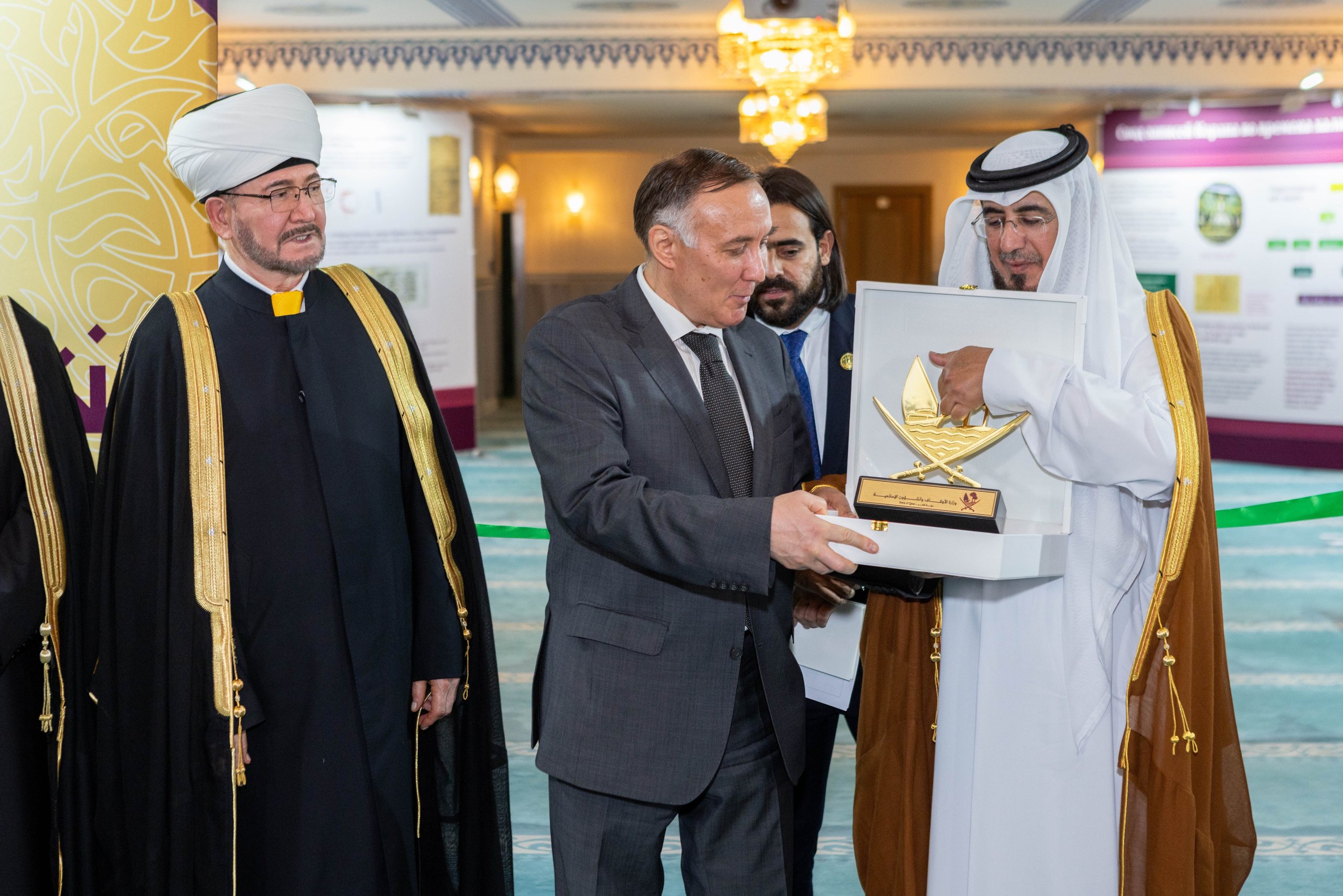 Открытие выставки Мир Корана. Рекламный, предметный, репортажный, семейный фотограф и художник в Москве