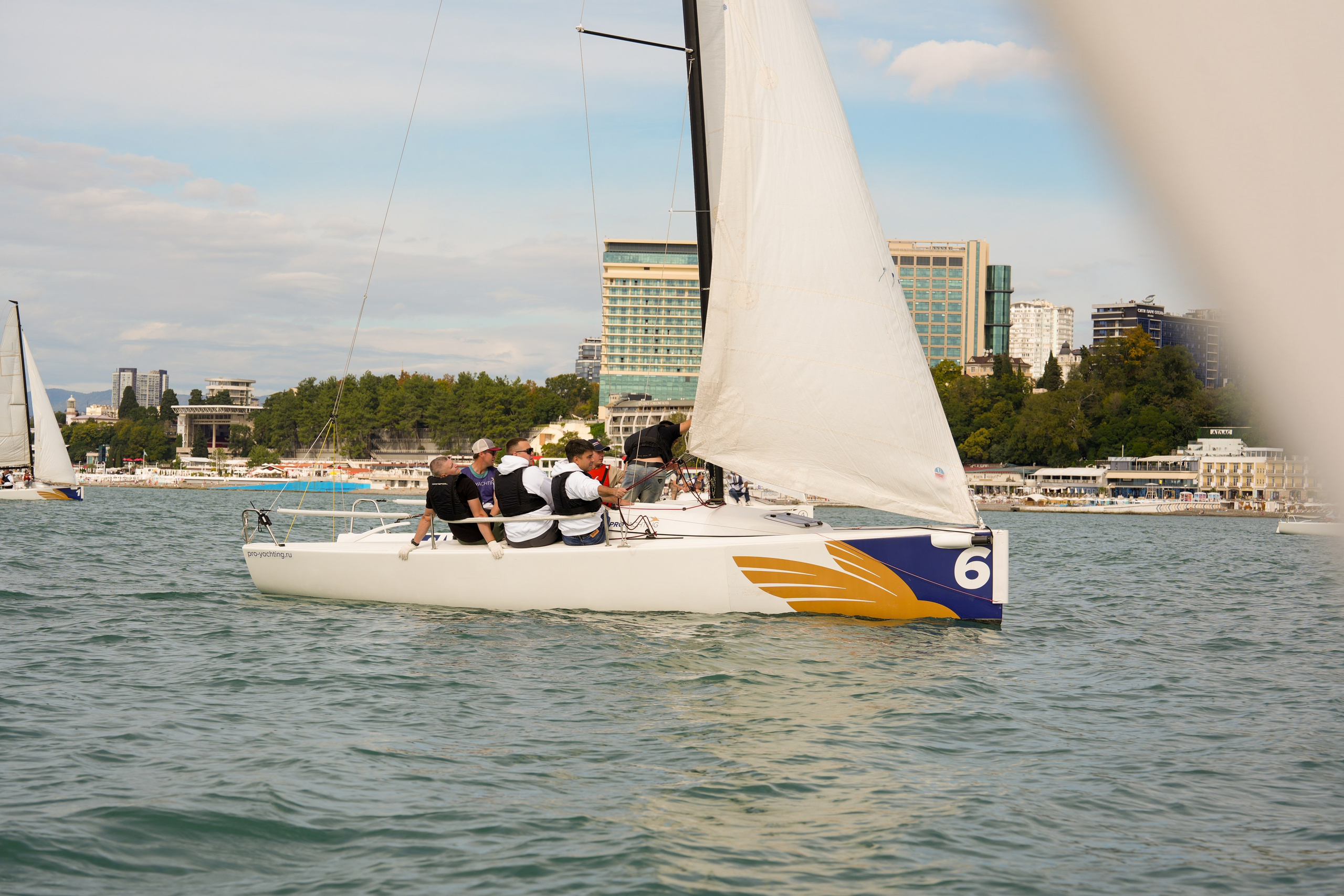 Яхтенная регата для компании Агрегатка. Репортажный фотограф в Красной Поляне и Сочи Павлюченко Екатерина