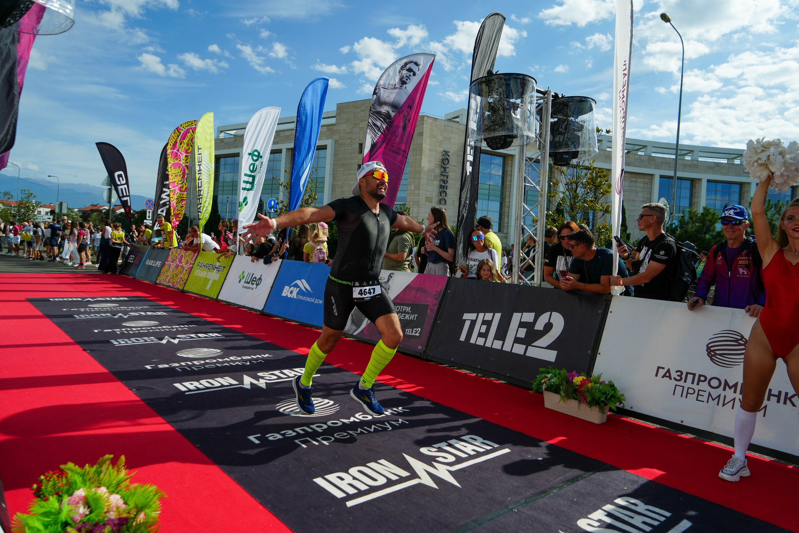 Фотоотчет партнерской интеграции для компании TELE2 на фестивале Ironstar. Репортажный фотограф в Красной Поляне и Сочи Павлюченко Екатерина
