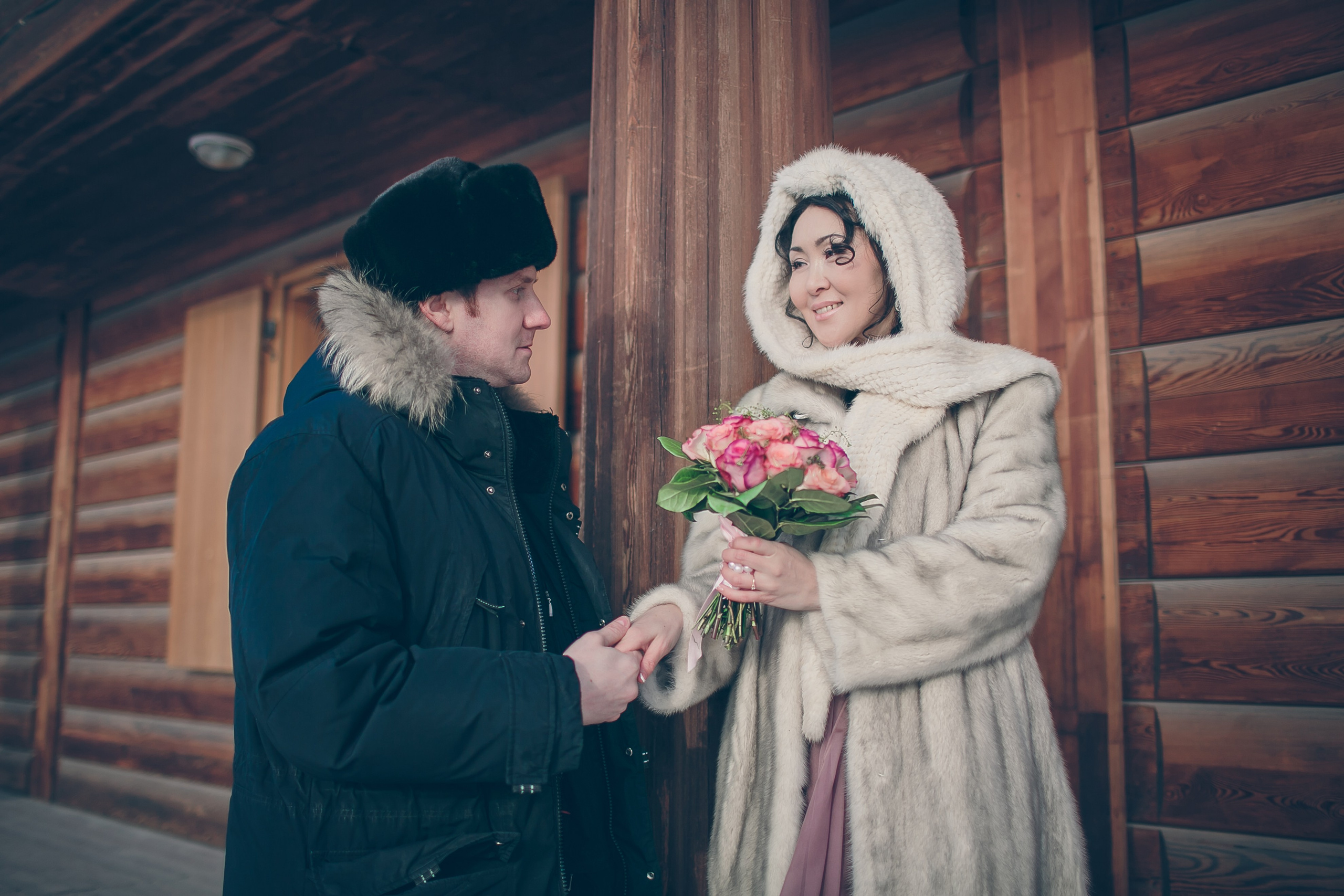 Зимнее свадебное фото. Фотограф Надежда Куин, Якутск