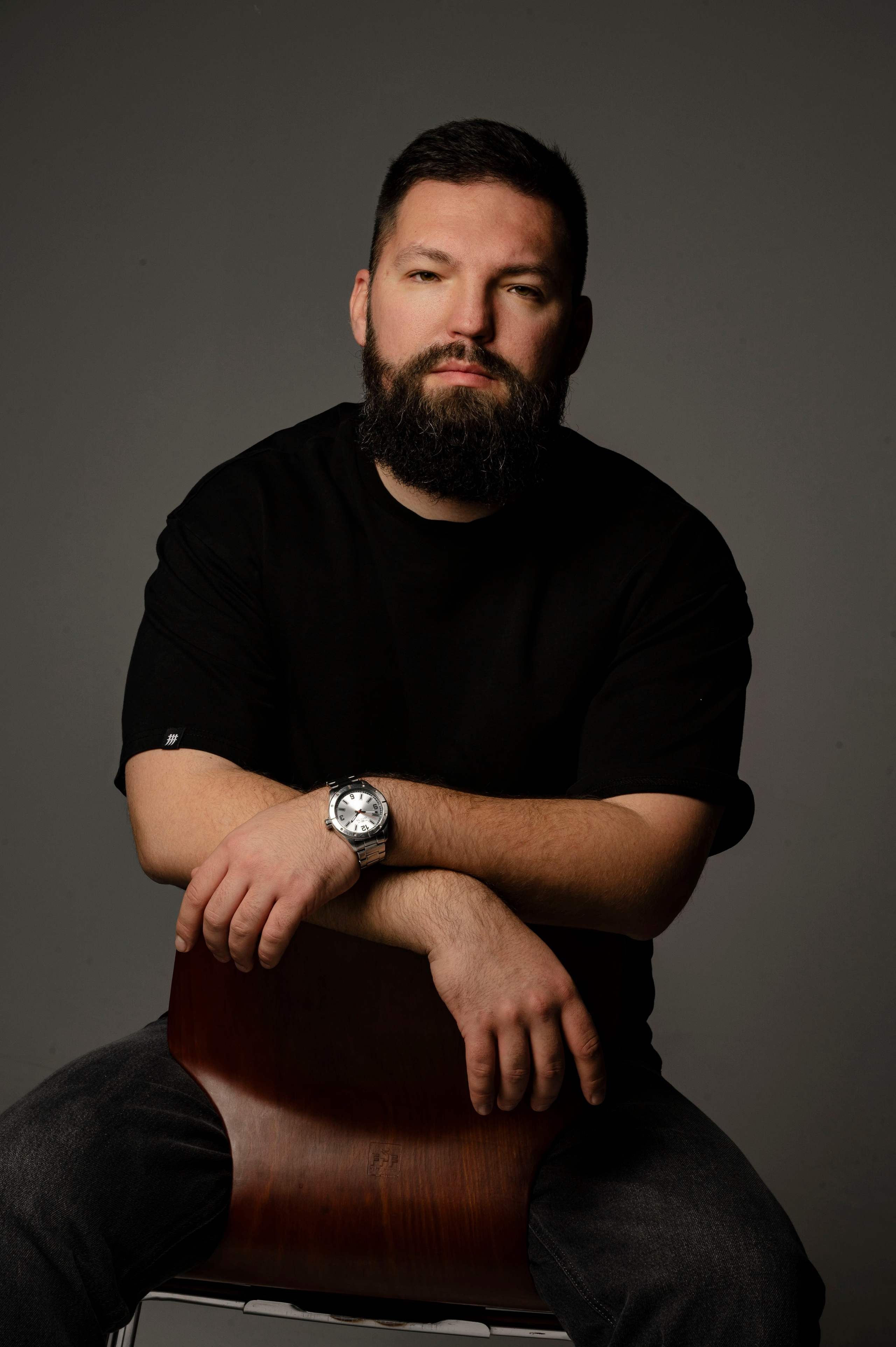 Роман. Профессиональный фотограф беременности в СПБ. Стильные фотосессии беременности в стиле минимализм и классическая фотография