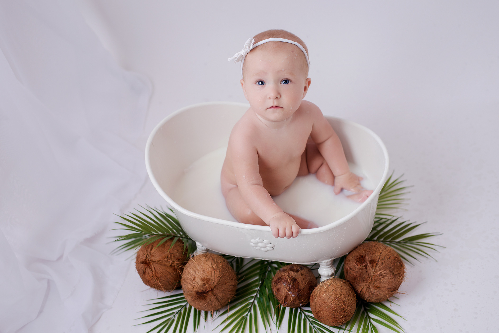 Молочная ванна. Детский фотограф в Долгопрудном и Москве