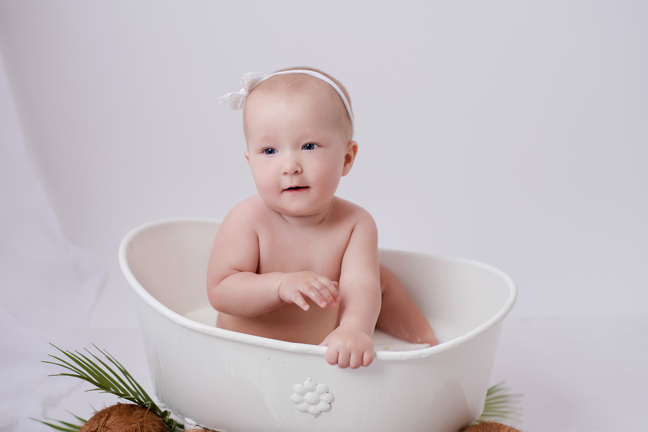 Молочная ванна. Детский фотограф в Долгопрудном и Москве