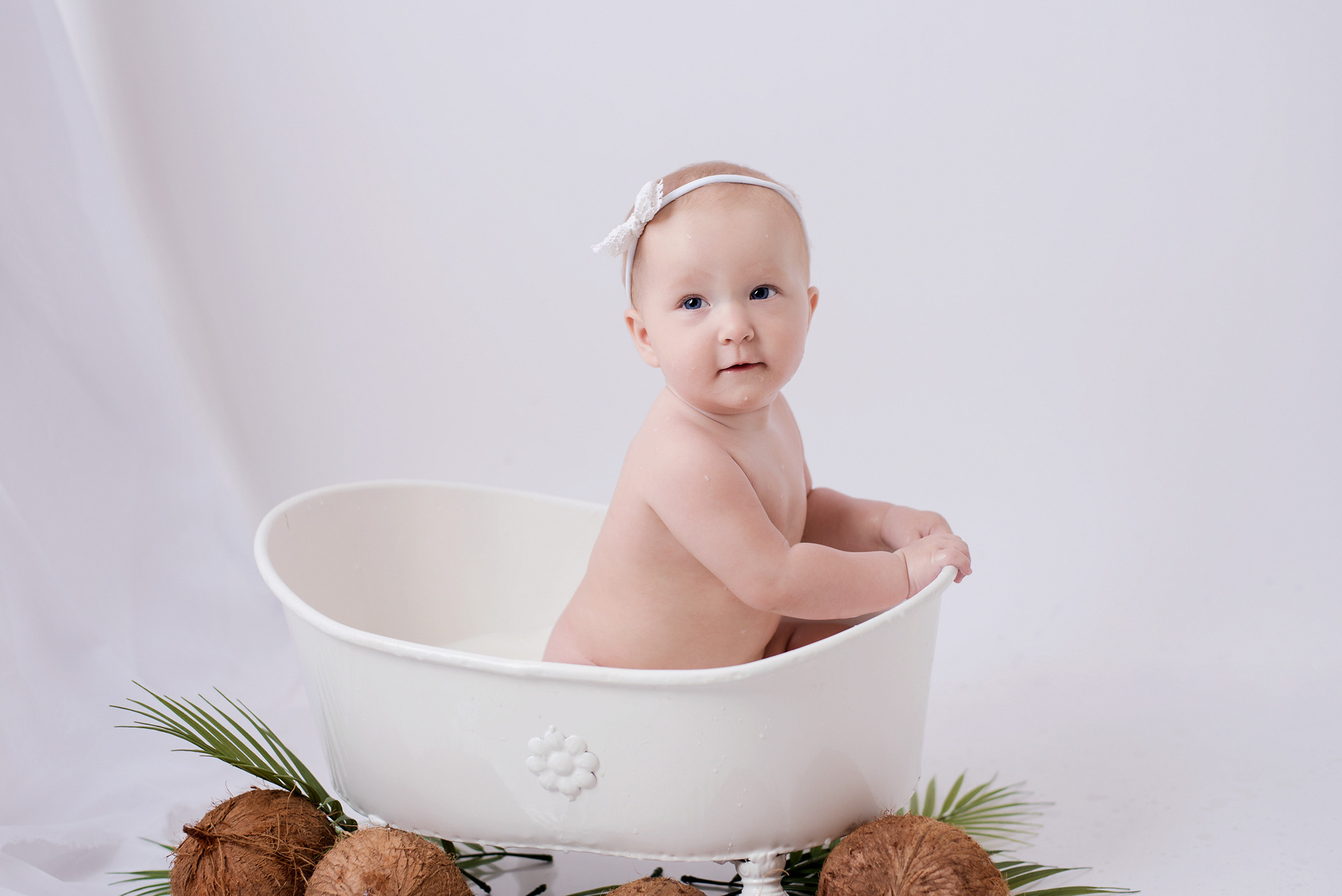 Молочная ванна. Детский фотограф в Долгопрудном и Москве