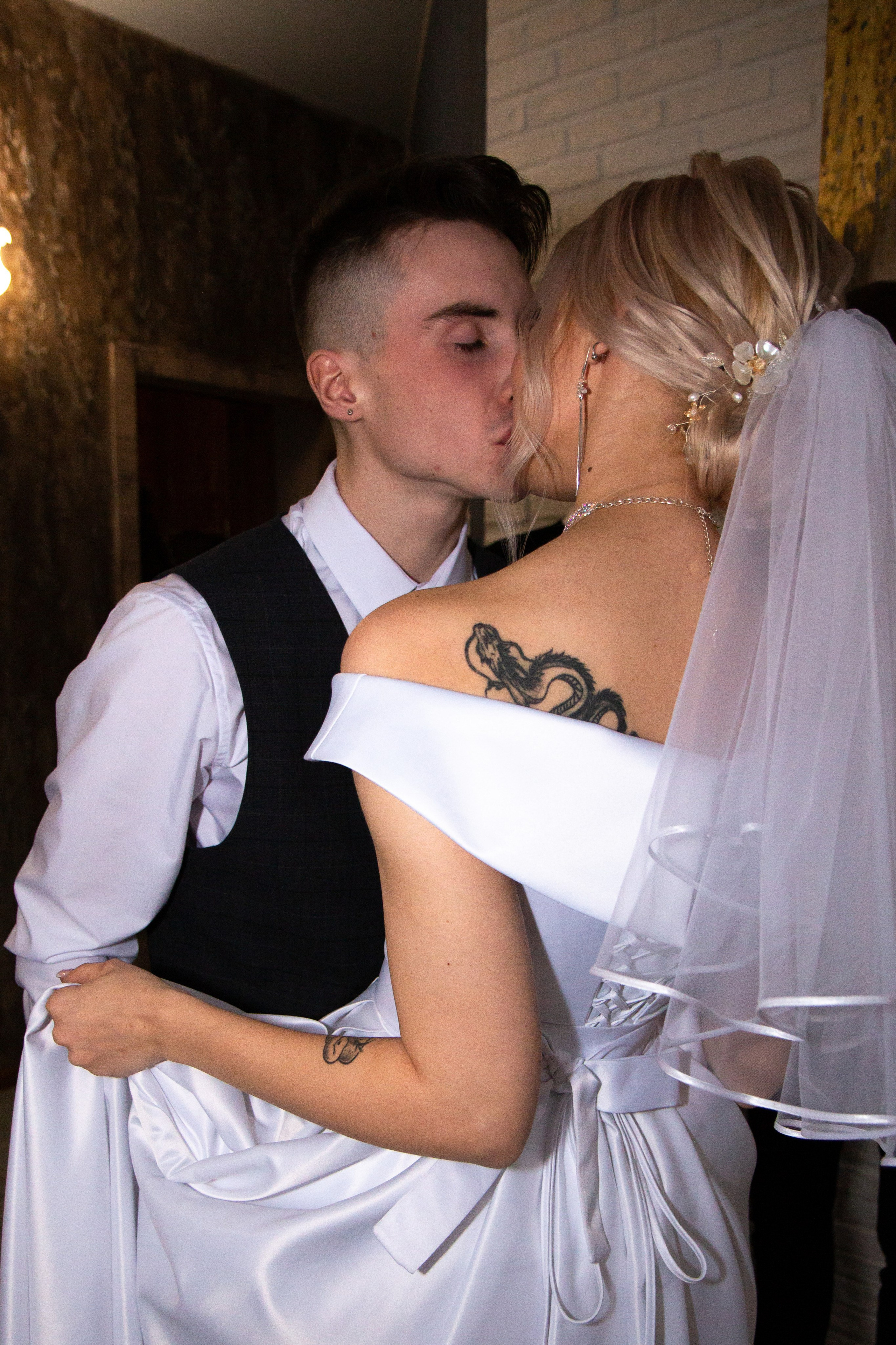 Свадебная фотосессия в Шелехове. Фотограф в Шелехове, лучшие выпускные альбомы в Шелехове