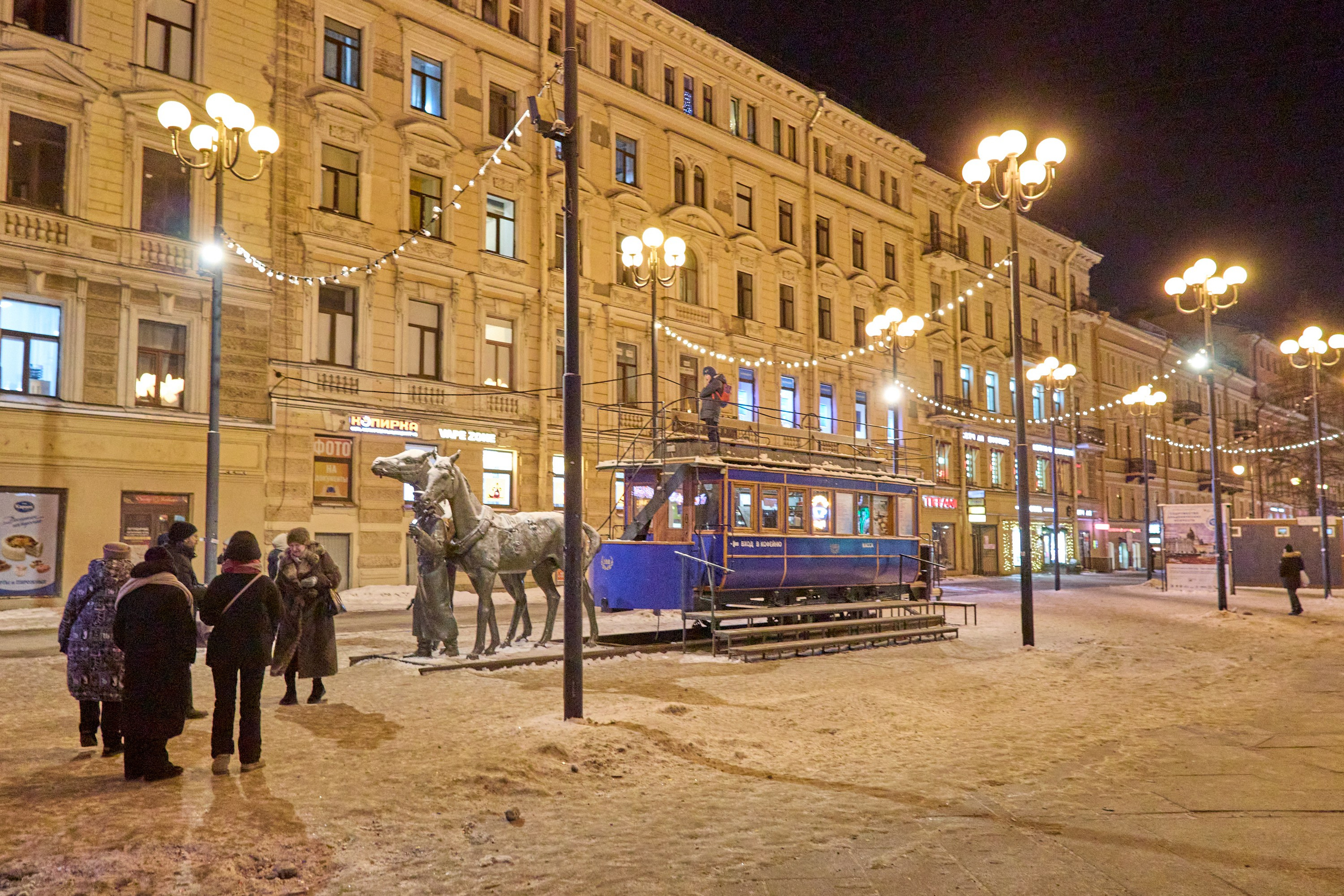 Рождество въ Санктъ-Петербургѣ. Фотографъ Сергѣевъ. Поймать мгновеніе