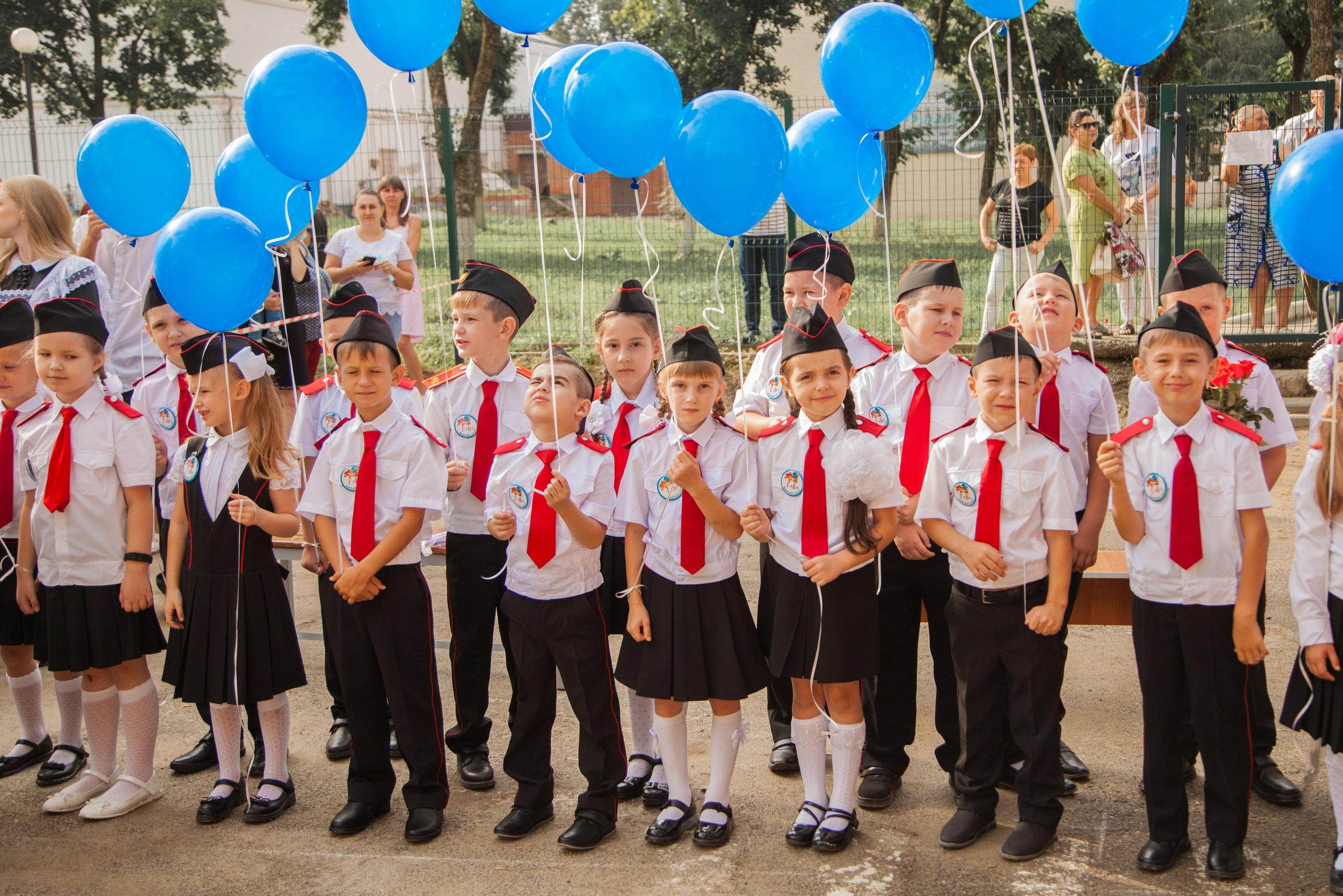 Линейка 1 сентября. Свадебный и семейный фотограф в Армавире