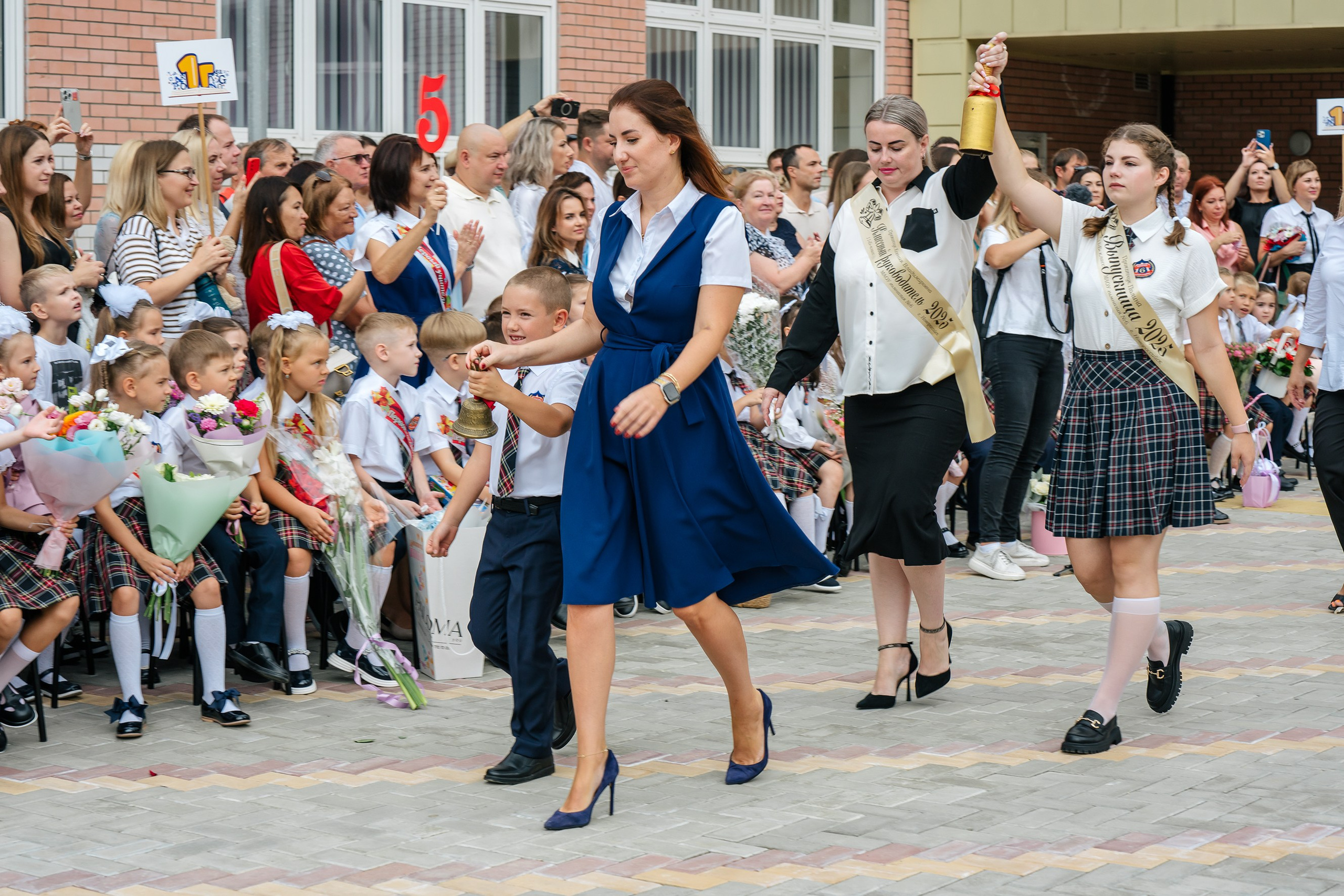1 сентября. Выпускные альбомы, школьные фотосессии в городе Новороссийске