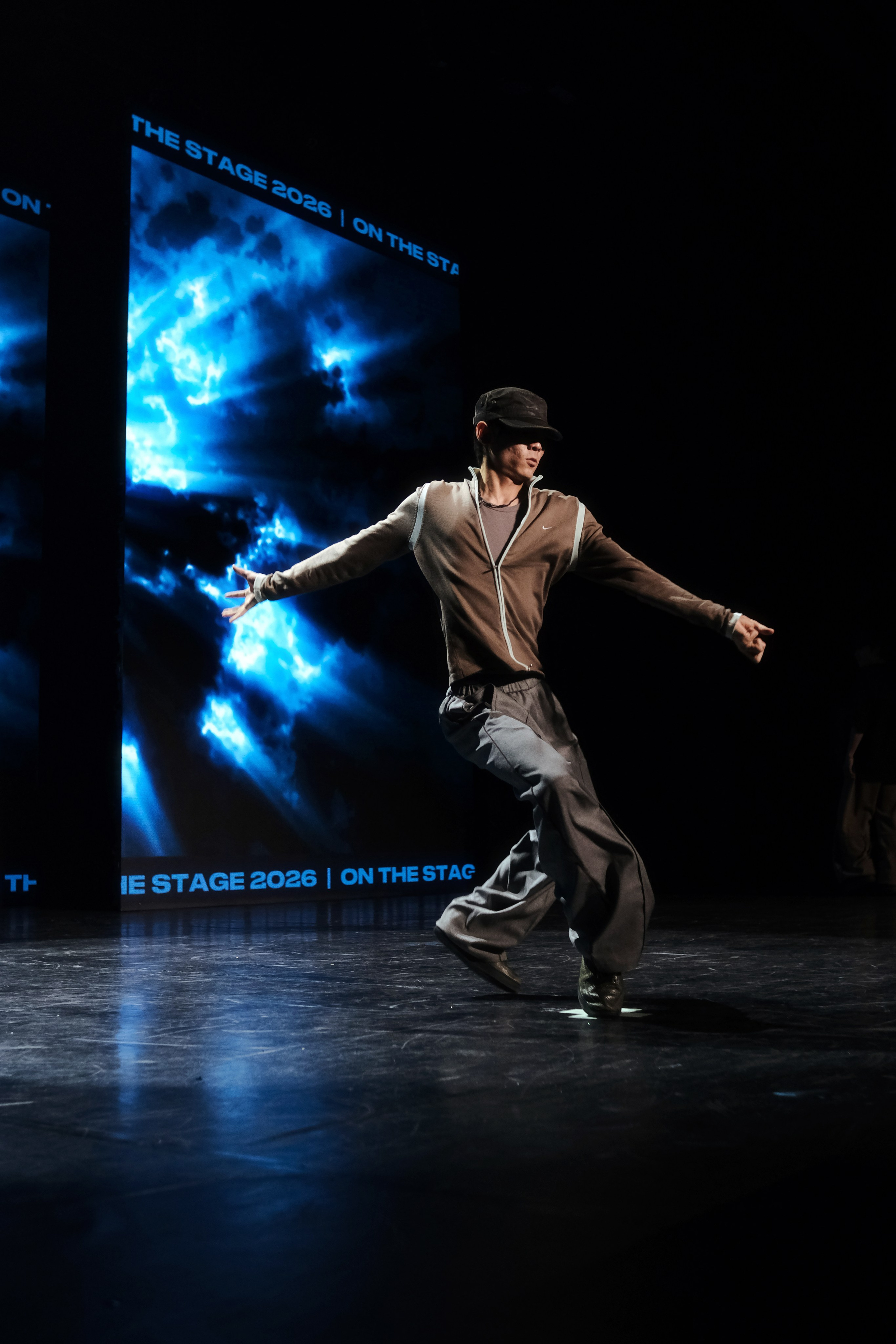 ON THE STAGE 03.10.2026. Креативный фотограф и ретушёр в Астане и Омске