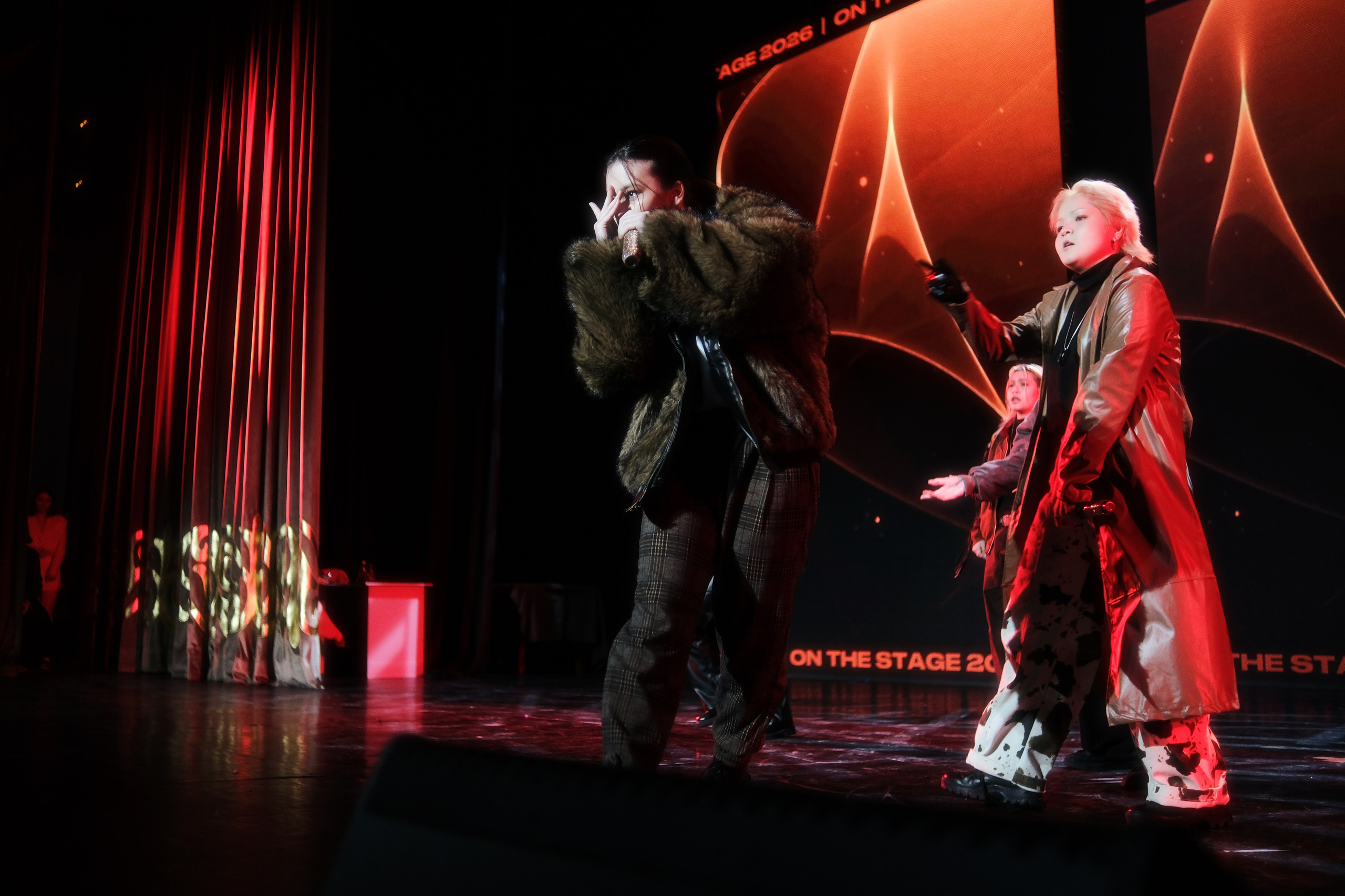 ON THE STAGE 03.10.2026. Креативный фотограф и ретушёр в Астане и Омске