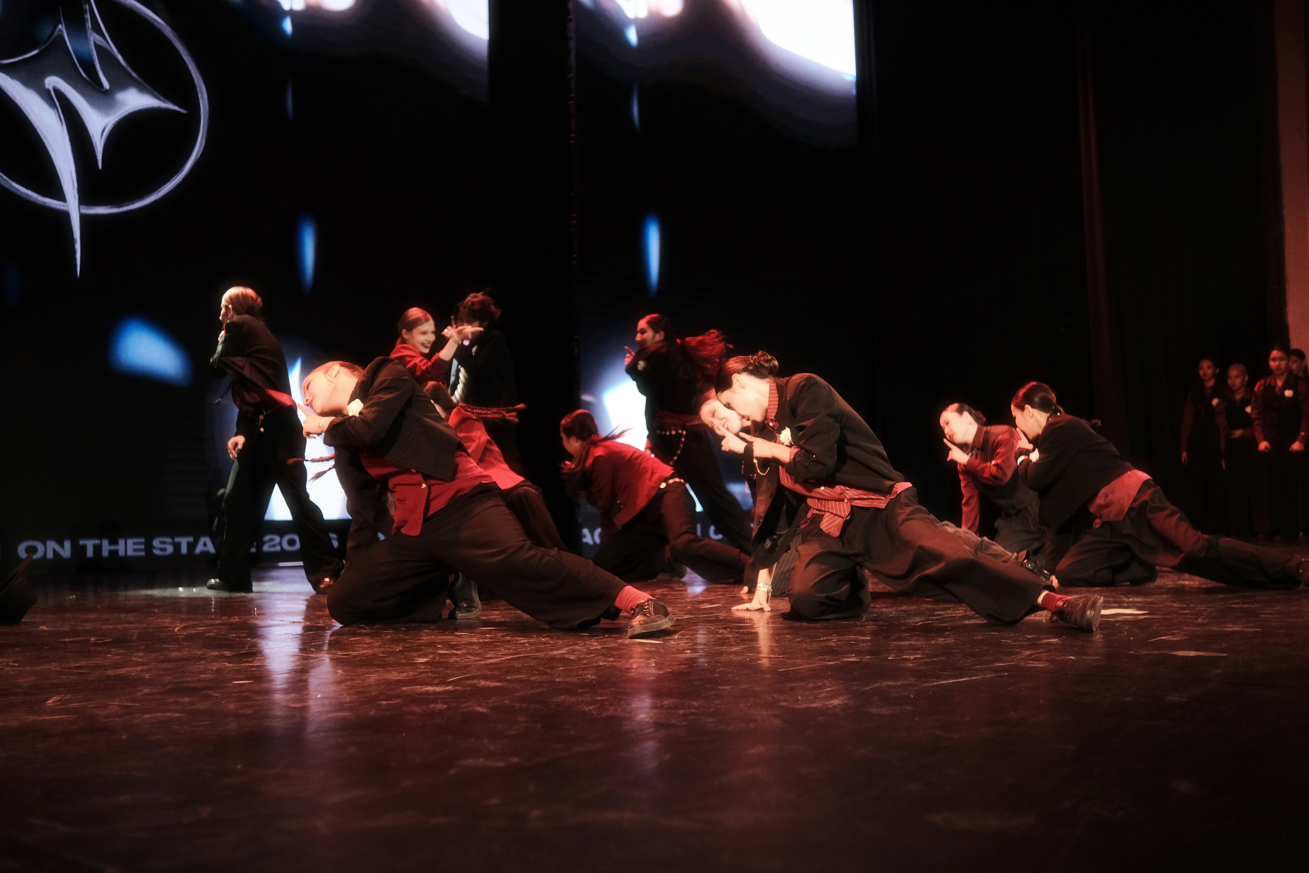 ON THE STAGE 03.10.2026. Креативный фотограф и ретушёр в Астане и Омске