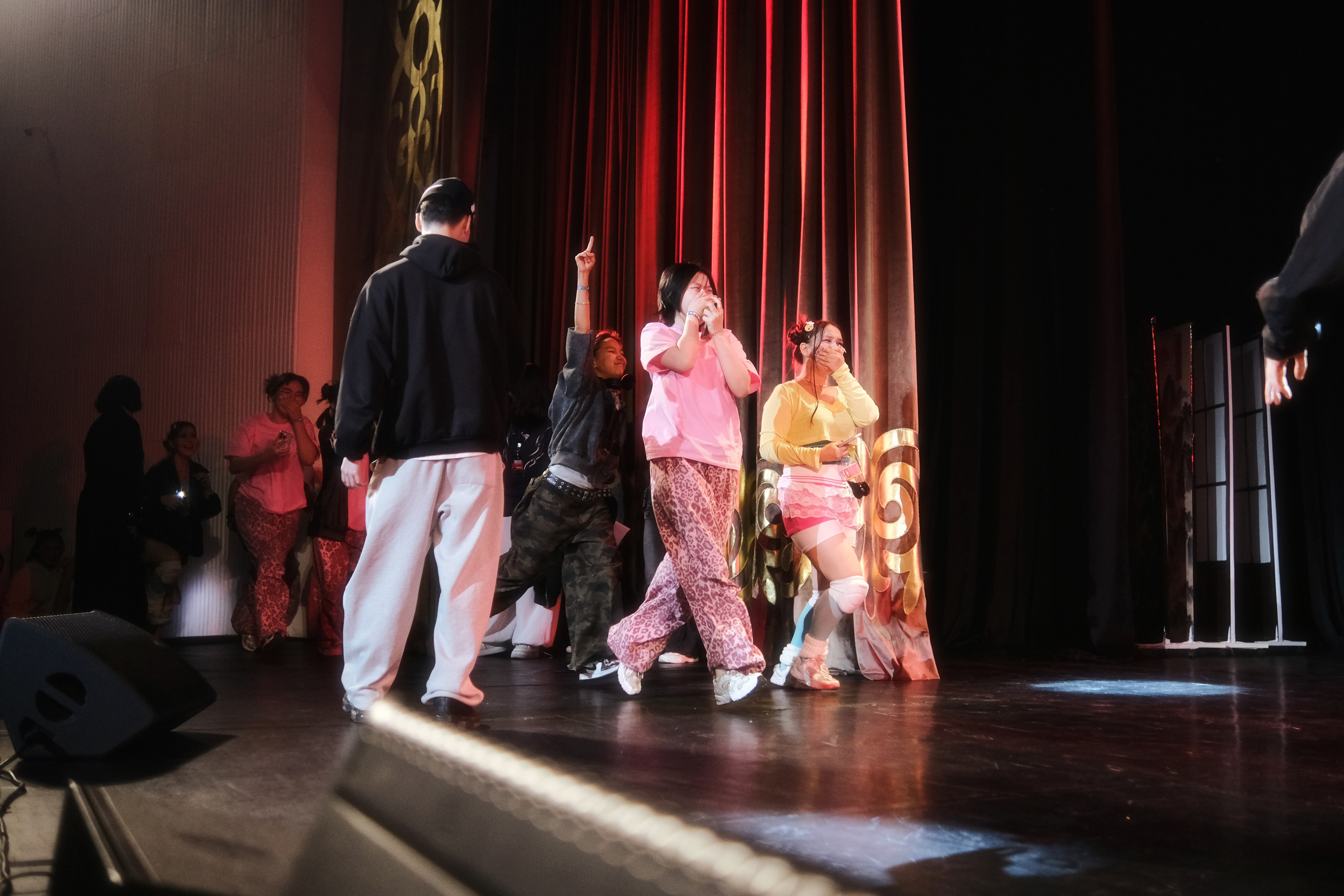ON THE STAGE 03.10.2026. Креативный фотограф и ретушёр в Астане и Омске