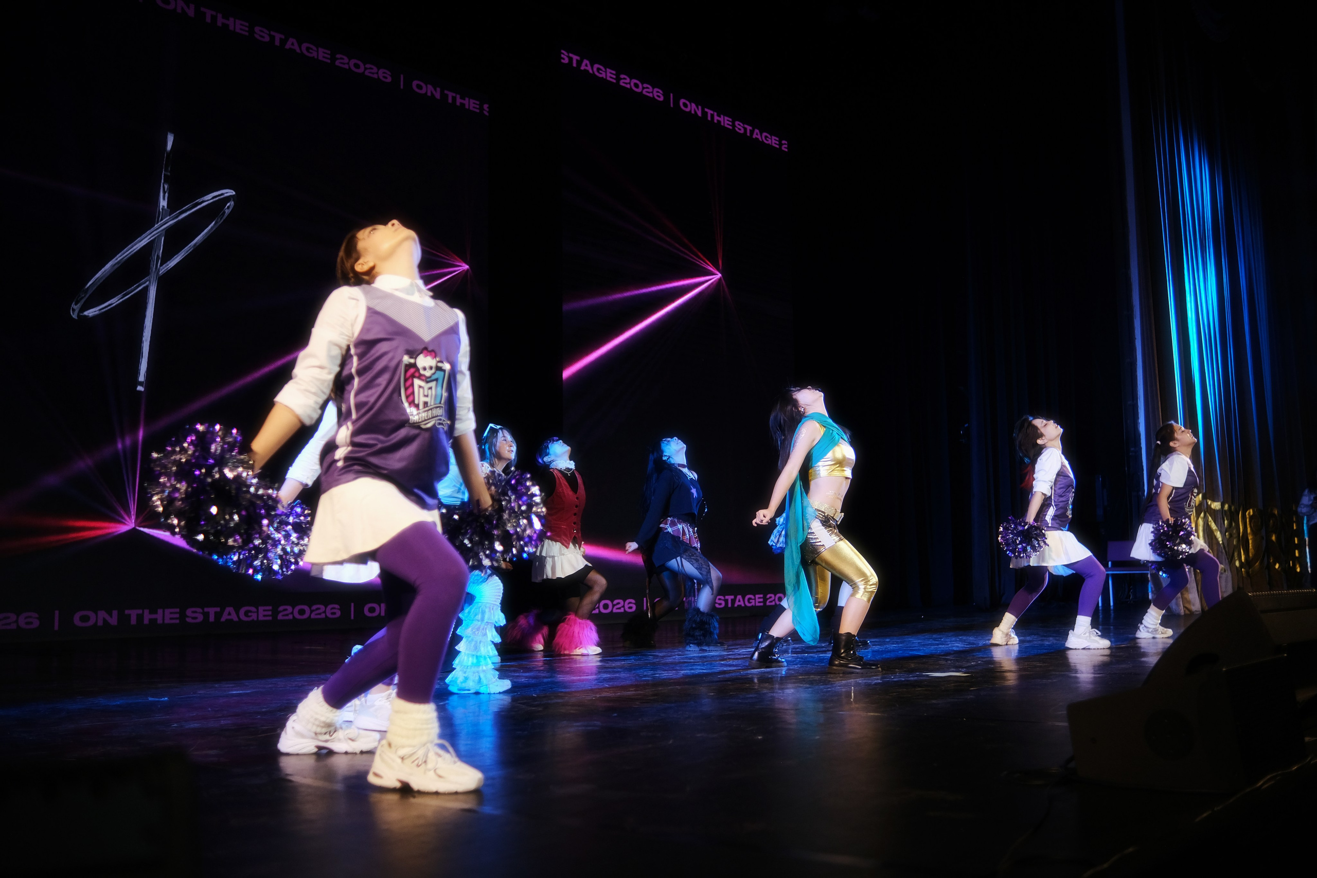 ON THE STAGE 03.10.2026. Креативный фотограф и ретушёр в Астане и Омске