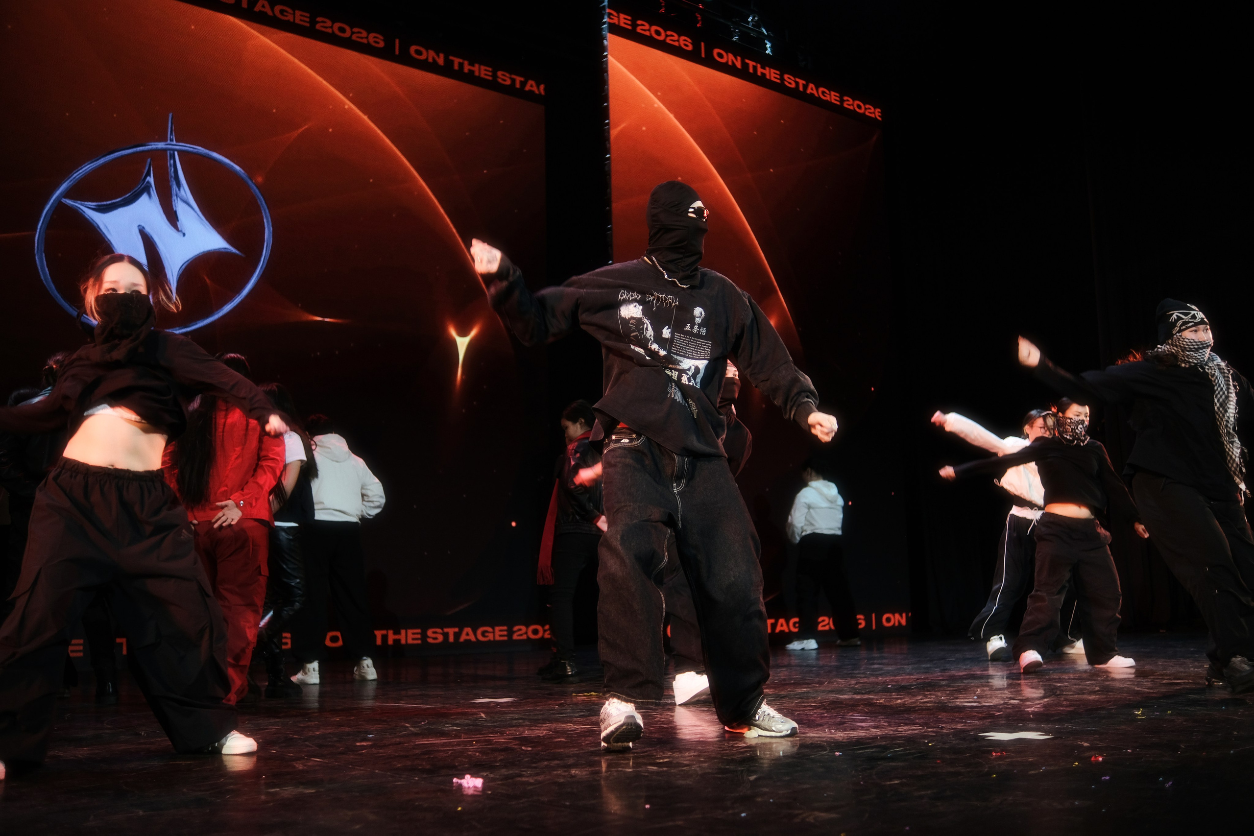 ON THE STAGE 03.10.2026. Креативный фотограф и ретушёр в Астане и Омске