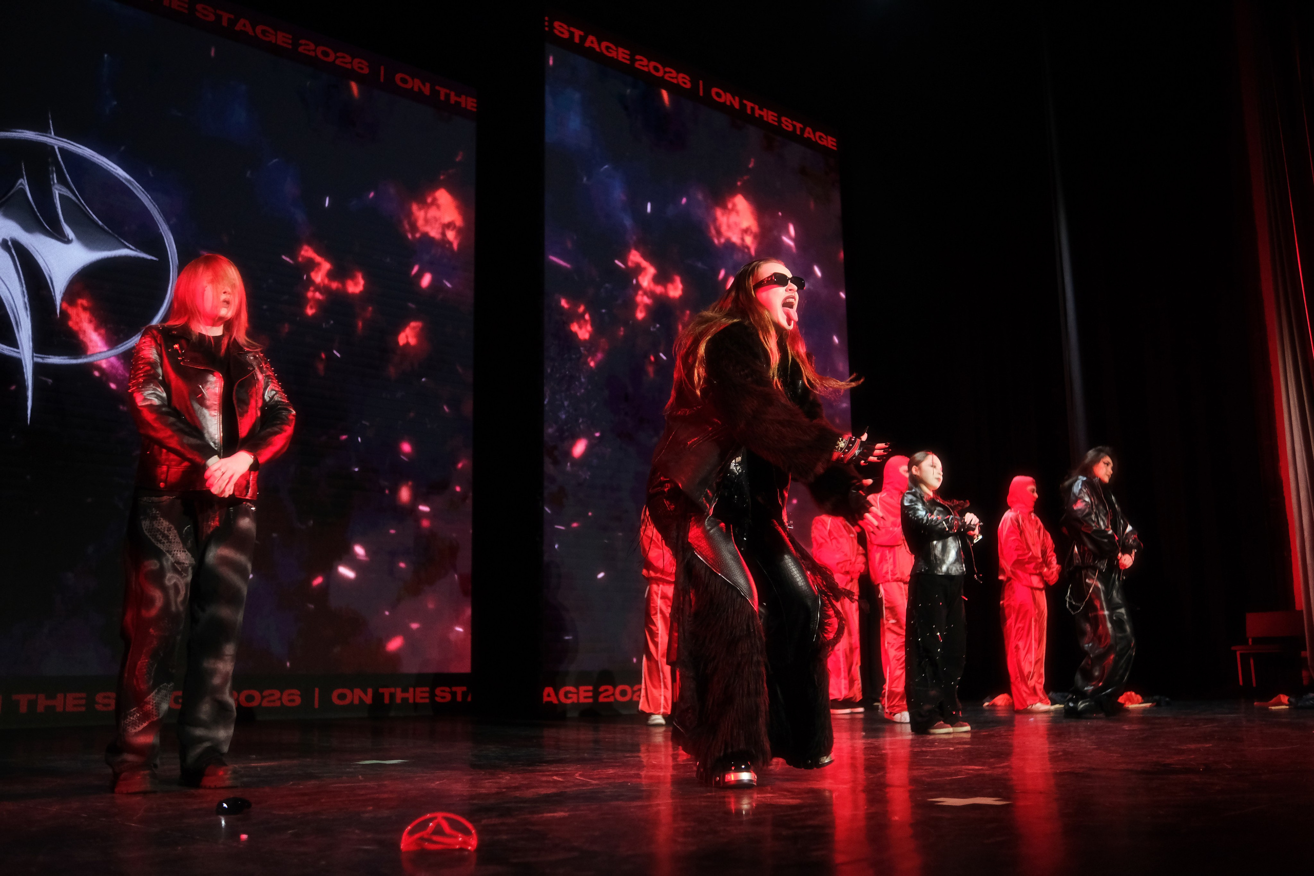 ON THE STAGE 03.10.2026. Креативный фотограф и ретушёр в Астане и Омске